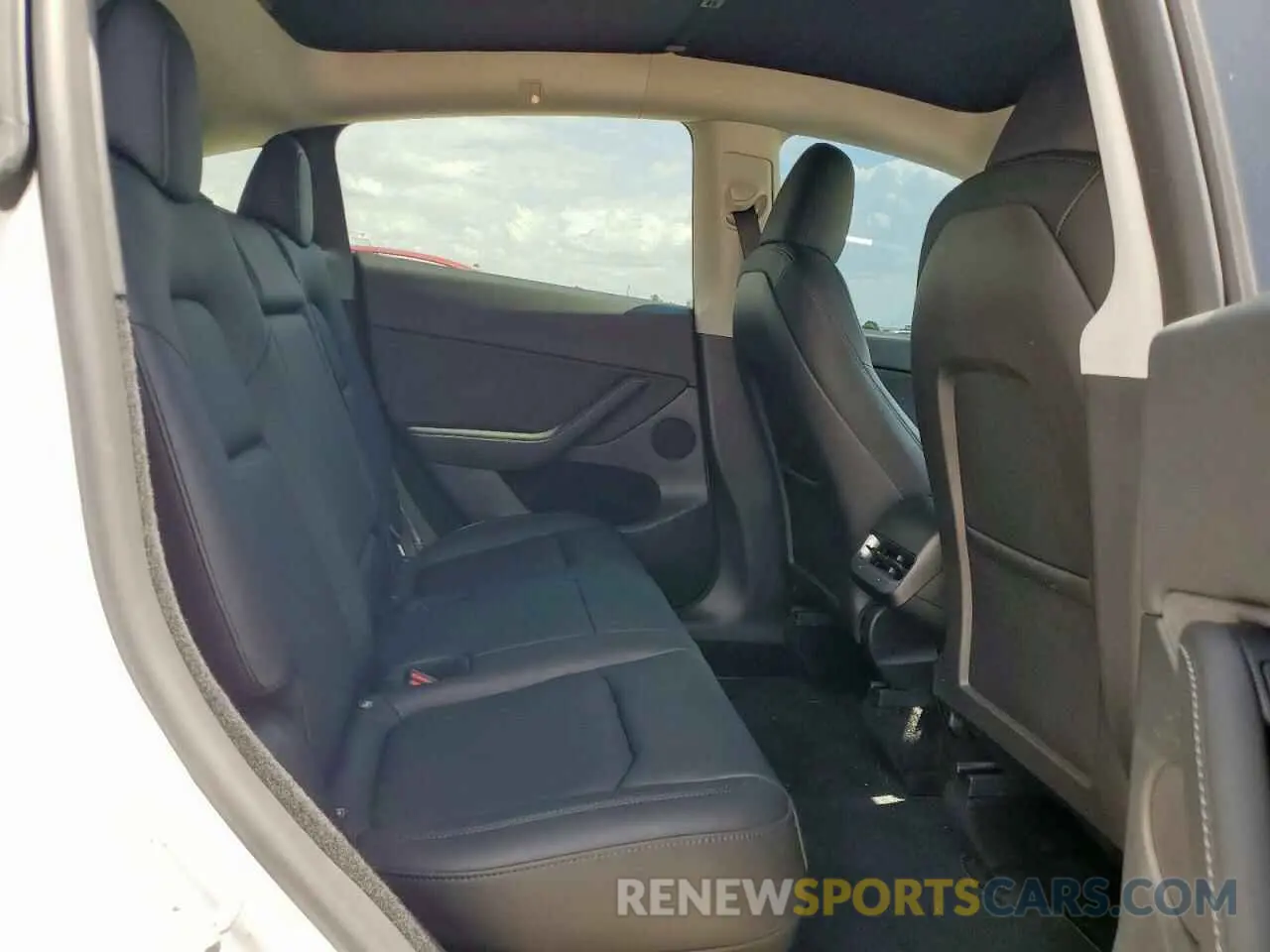 11 fotografías del automóvil dañado 7SAYGDED9RF044629 TESLA MODEL Y 2024