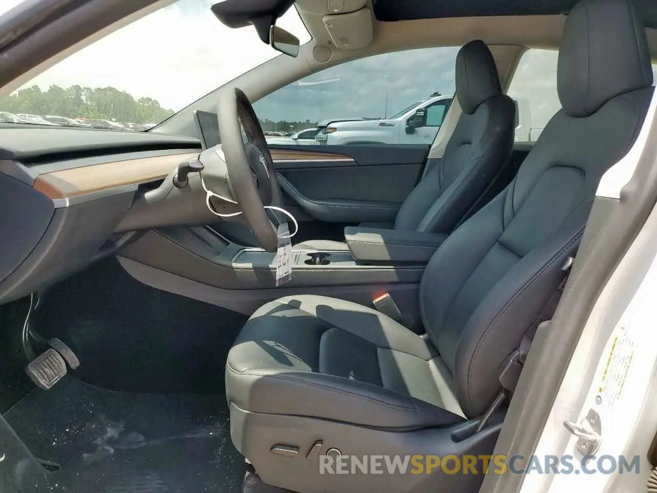 7 fotografías del automóvil dañado 7SAYGDED9RF044629 TESLA MODEL Y 2024