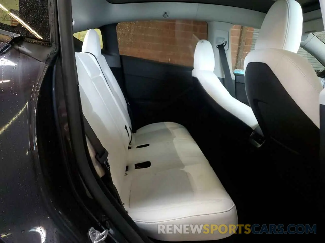 10 fotografías del automóvil dañado 7SAYGDED9RF129535 TESLA MODEL Y 2024
