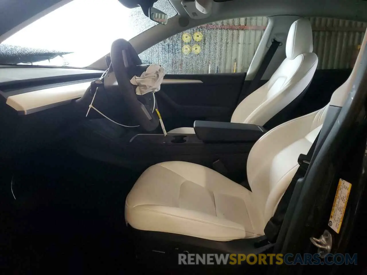 7 fotografías del automóvil dañado 7SAYGDED9RF129535 TESLA MODEL Y 2024