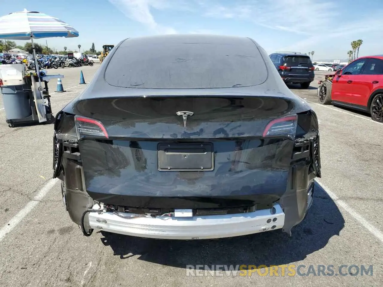 6 fotografías del automóvil dañado 7SAYGDED9RF194952 TESLA MODEL Y 2024
