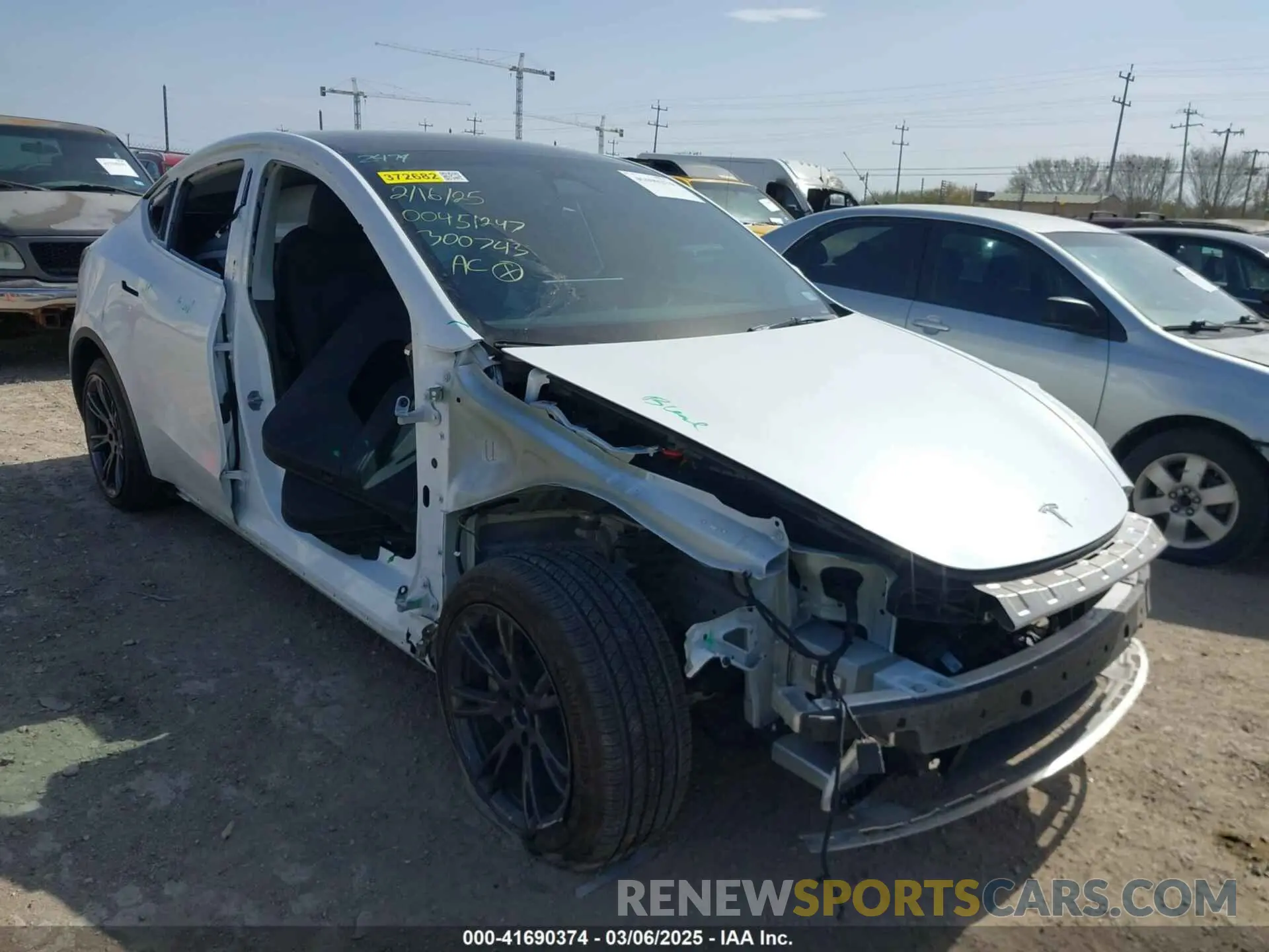 1 fotografías del automóvil dañado 7SAYGDEDXRA300743 TESLA MODEL Y 2024