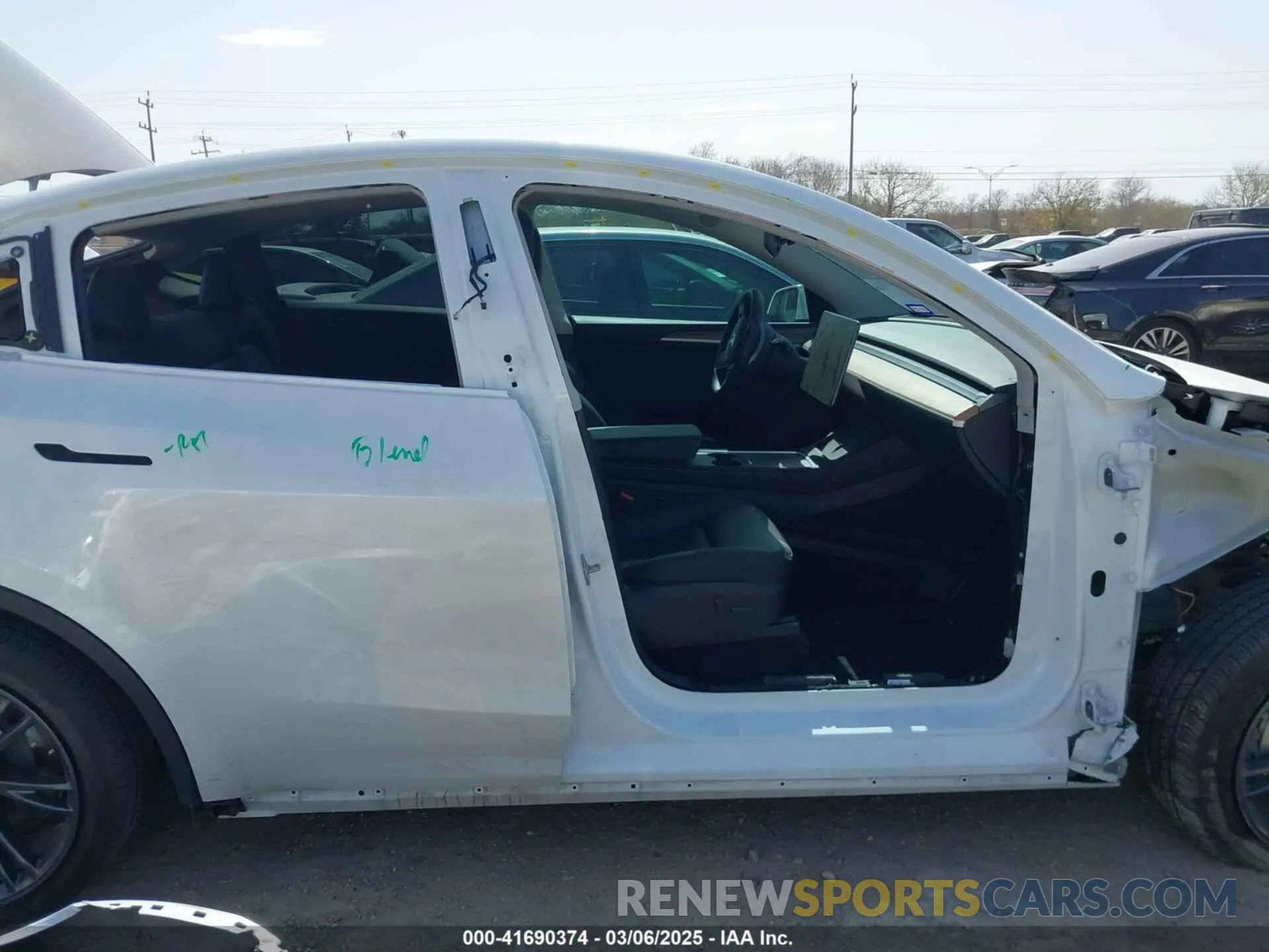 14 fotografías del automóvil dañado 7SAYGDEDXRA300743 TESLA MODEL Y 2024