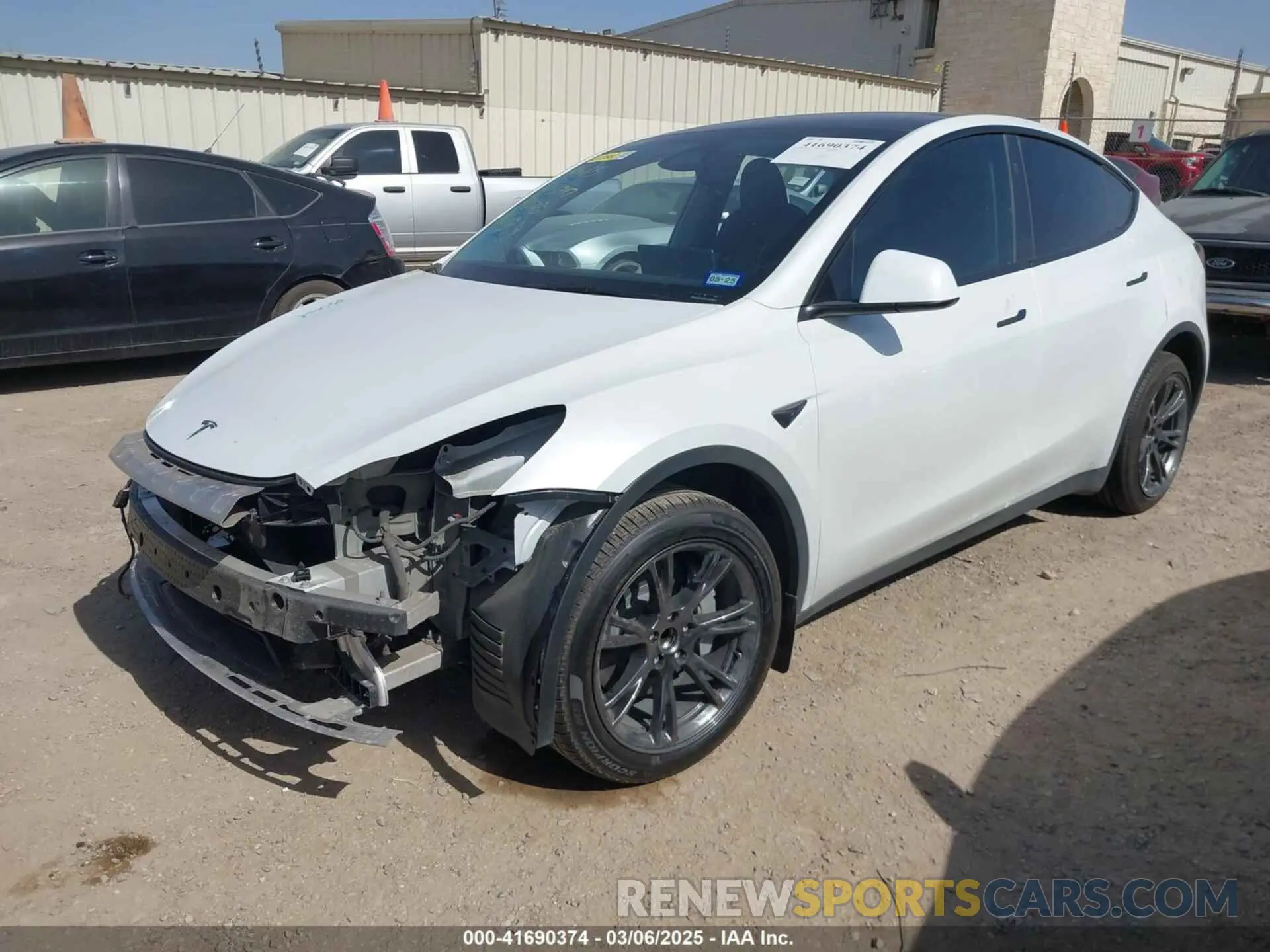 2 fotografías del automóvil dañado 7SAYGDEDXRA300743 TESLA MODEL Y 2024