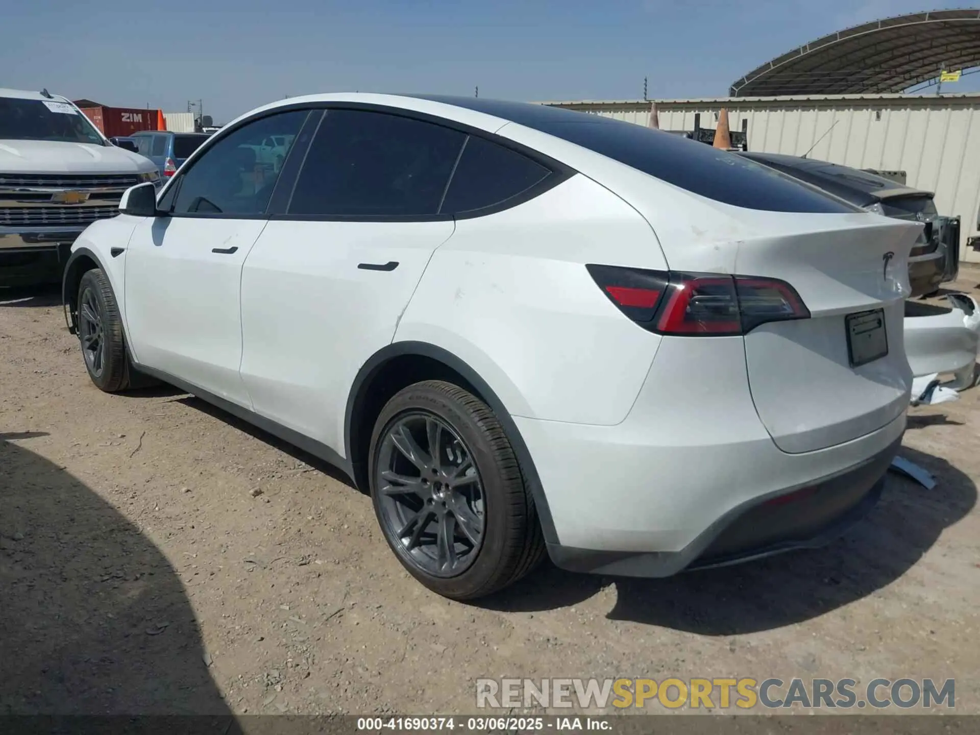3 fotografías del automóvil dañado 7SAYGDEDXRA300743 TESLA MODEL Y 2024