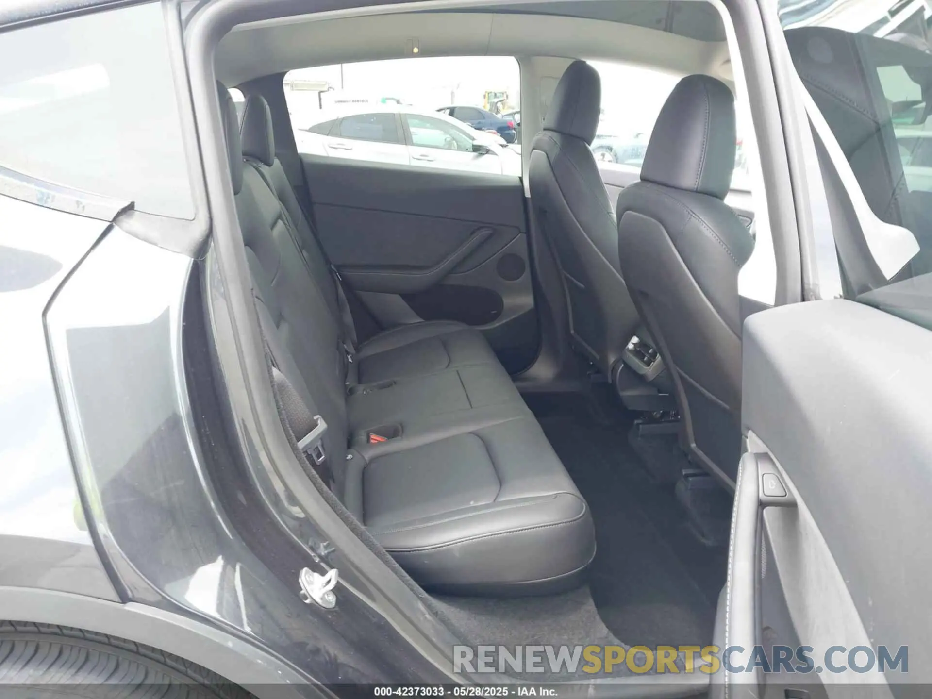 8 fotografías del automóvil dañado 7SAYGDEDXRF032666 TESLA MODEL Y 2024