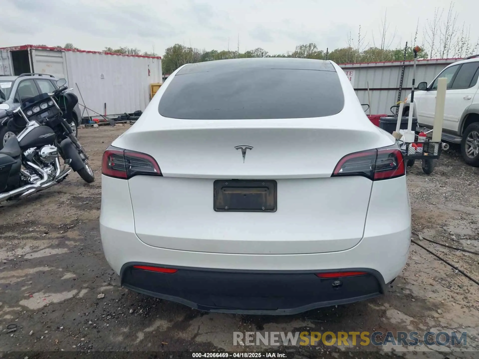 17 fotografías del automóvil dañado 7SAYGDEDXRF035969 TESLA MODEL Y 2024