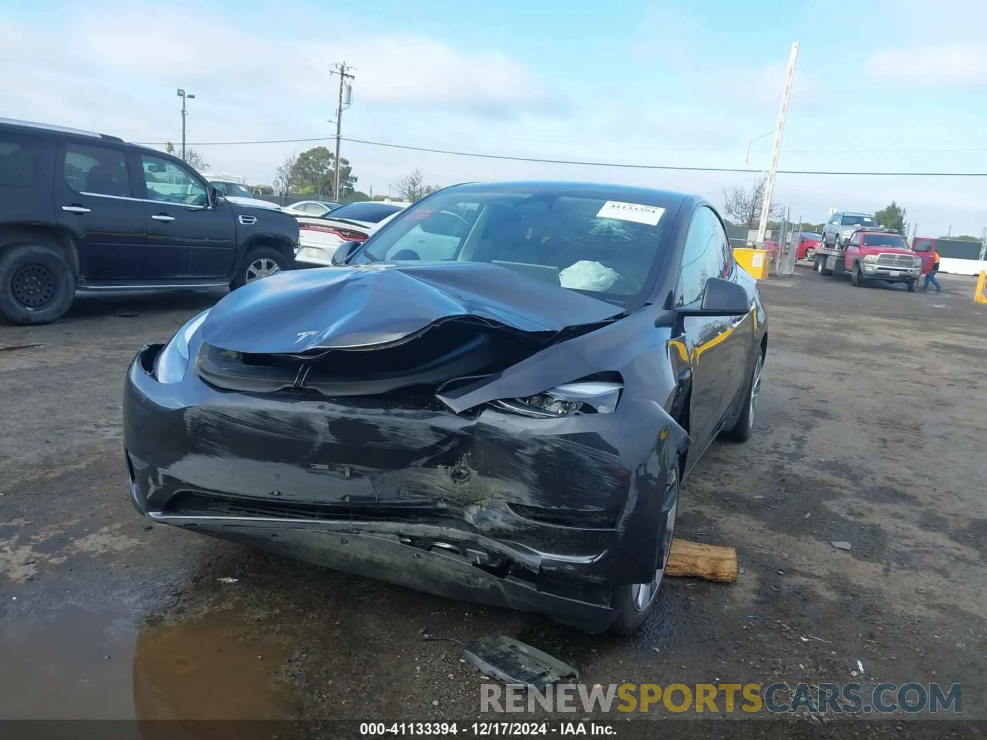 6 fotografías del automóvil dañado 7SAYGDEDXRF039696 TESLA MODEL Y 2024