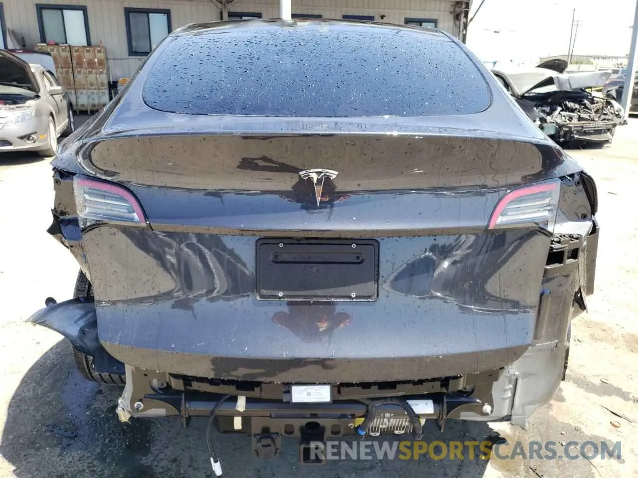 6 fotografías del automóvil dañado 7SAYGDEDXRF052447 TESLA MODEL Y 2024