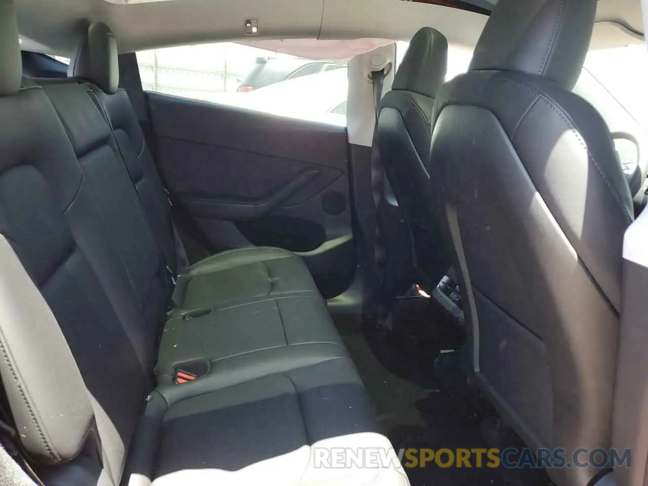 10 fotografías del automóvil dañado 7SAYGDEDXRF091121 TESLA MODEL Y 2024