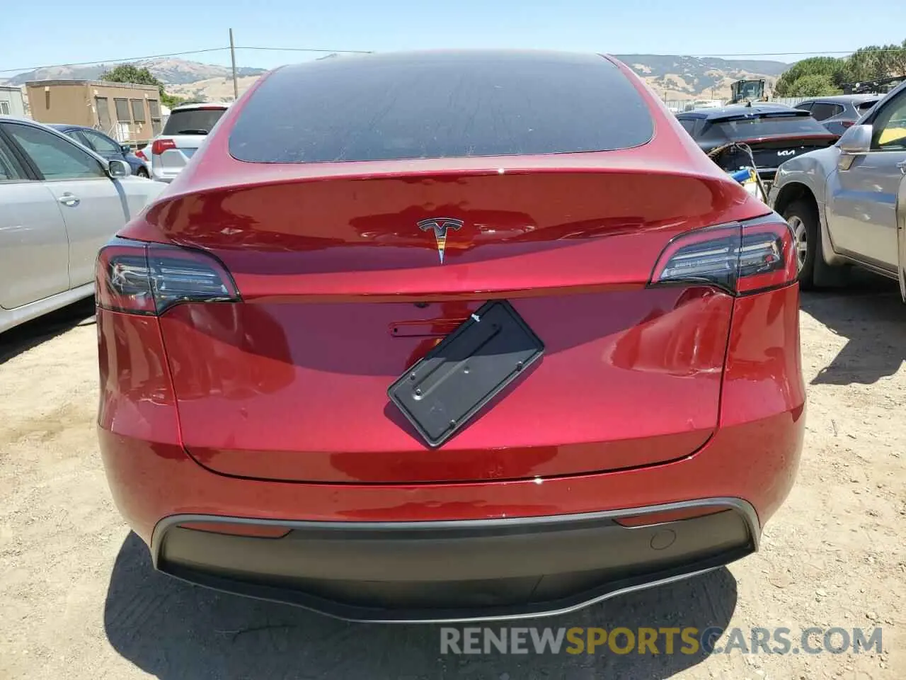 6 fotografías del automóvil dañado 7SAYGDEDXRF091121 TESLA MODEL Y 2024