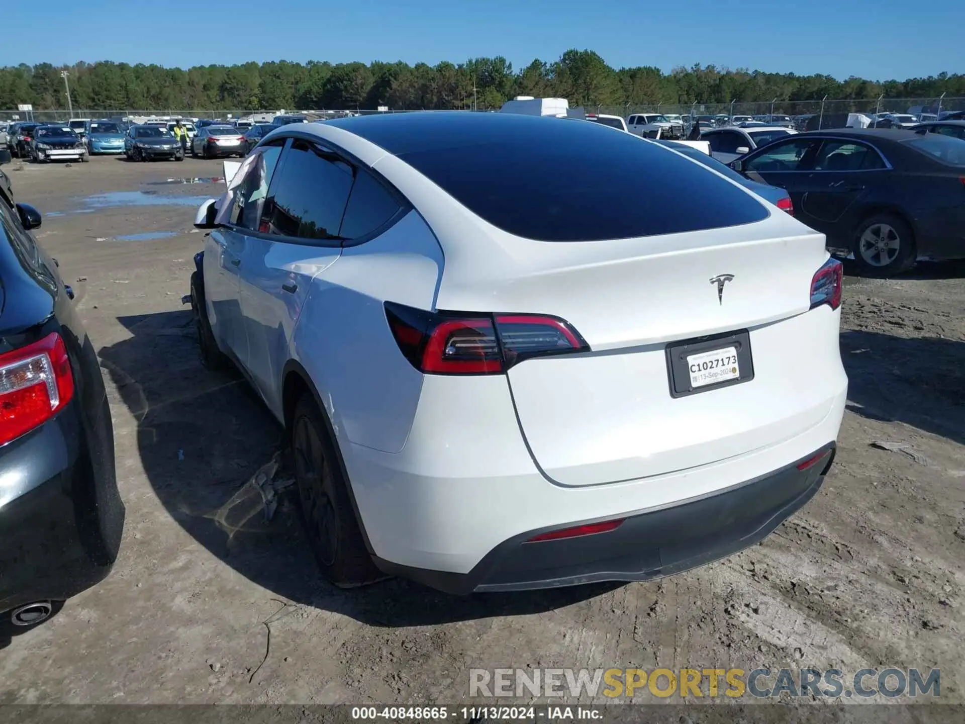 3 fotografías del automóvil dañado 7SAYGDEDXRF111707 TESLA MODEL Y 2024