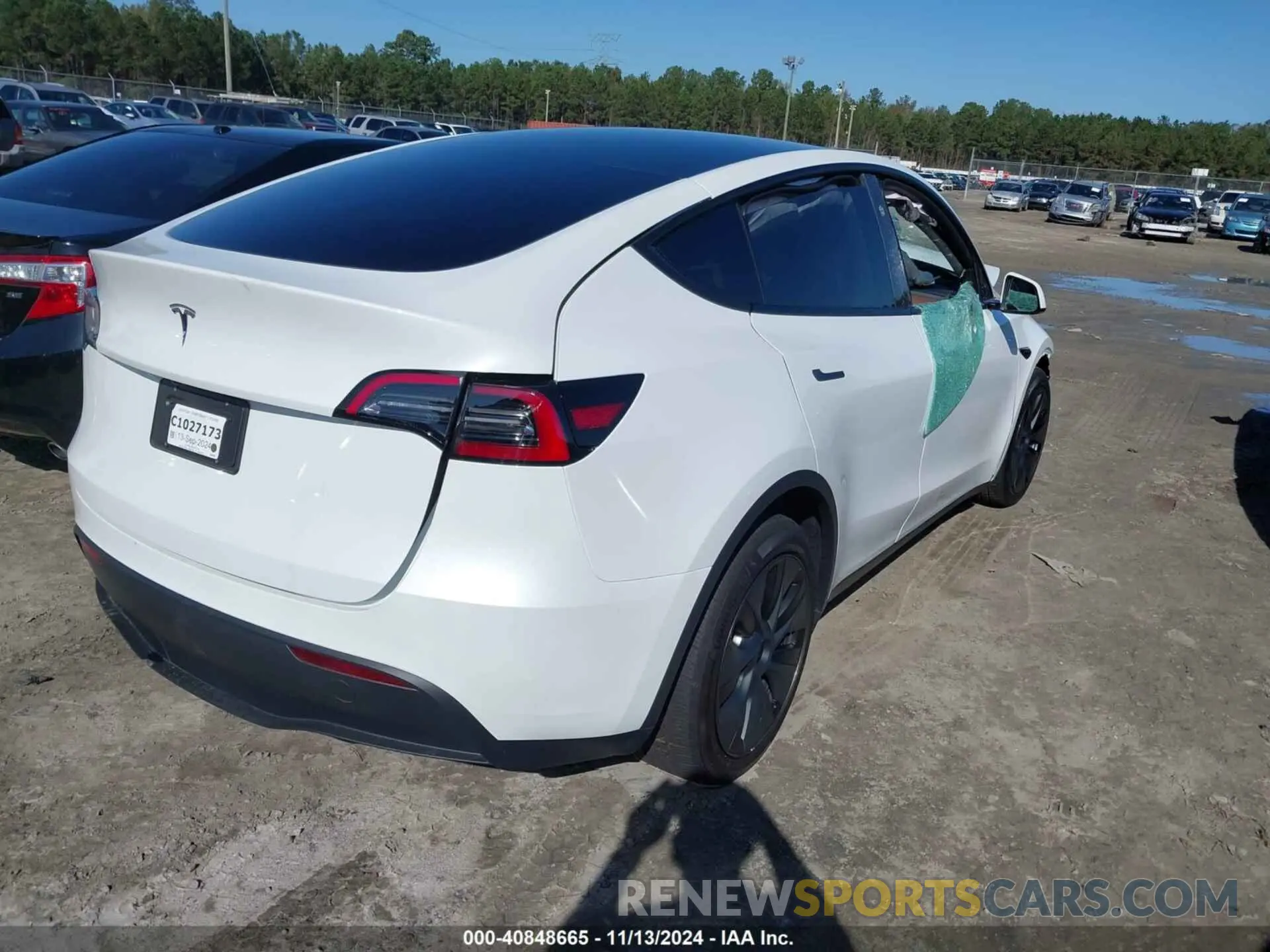4 fotografías del automóvil dañado 7SAYGDEDXRF111707 TESLA MODEL Y 2024