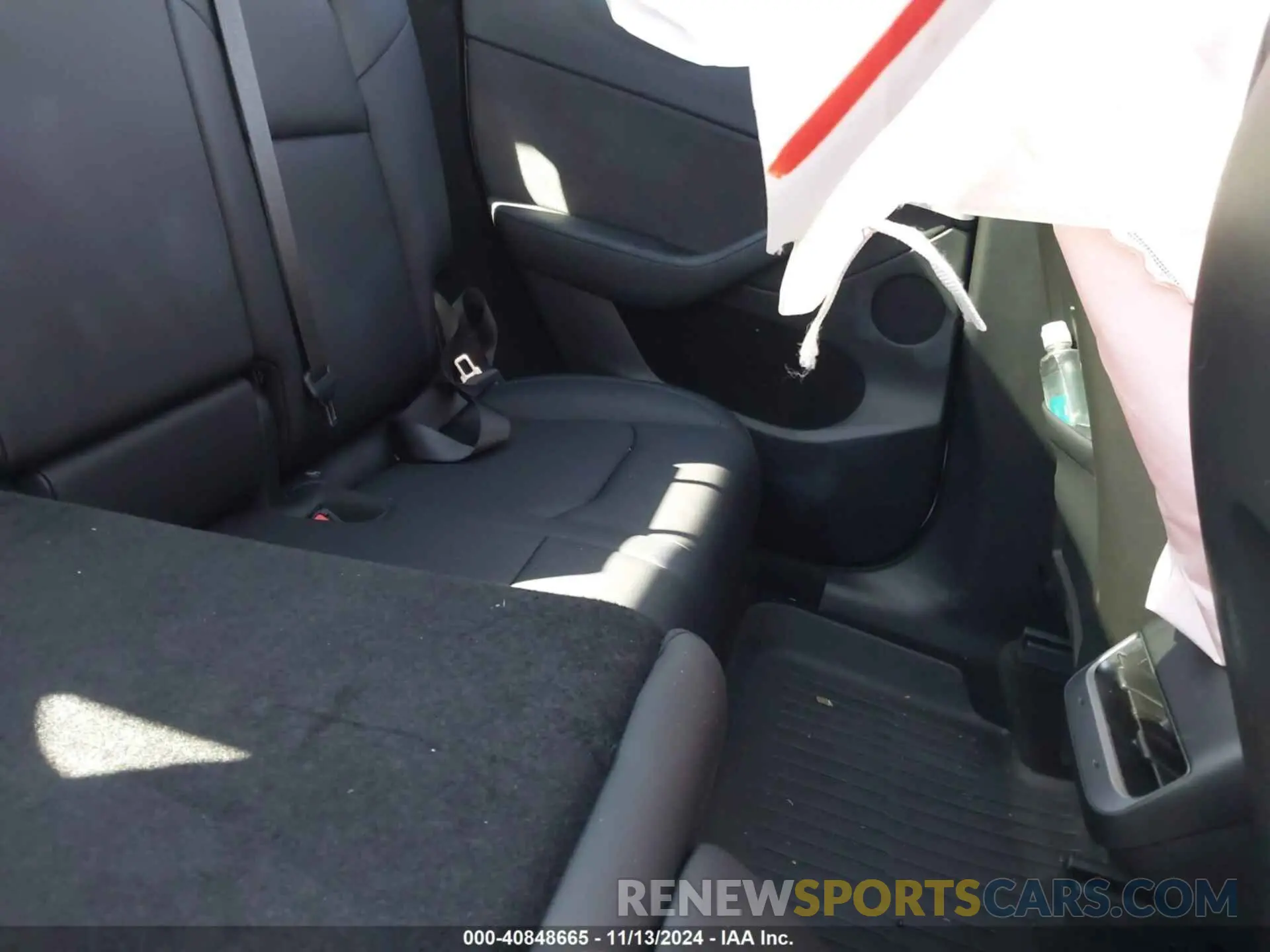 7 fotografías del automóvil dañado 7SAYGDEDXRF111707 TESLA MODEL Y 2024