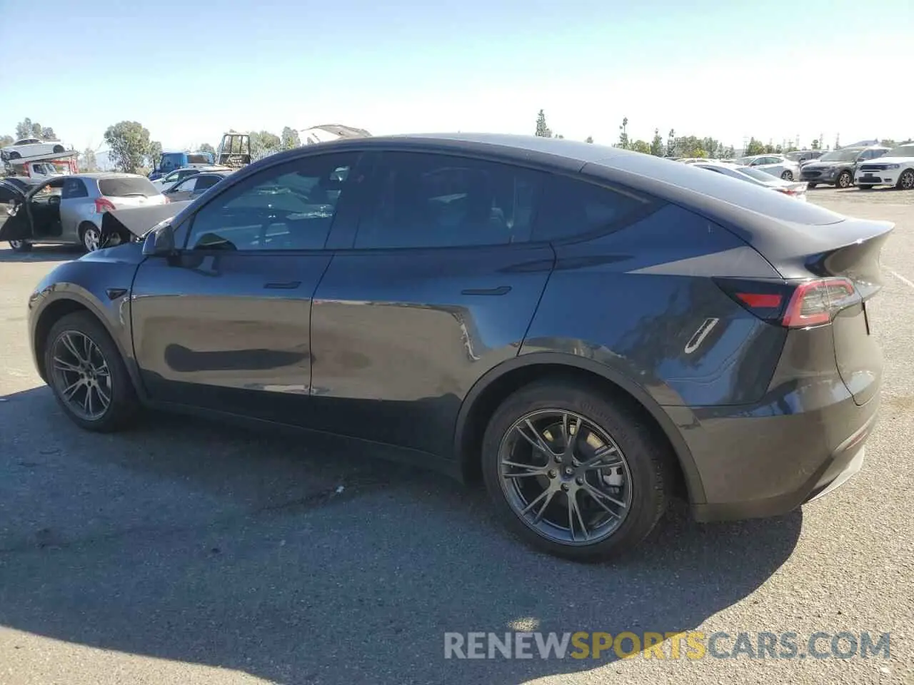 2 fotografías del automóvil dañado 7SAYGDEDXRF112890 TESLA MODEL Y 2024