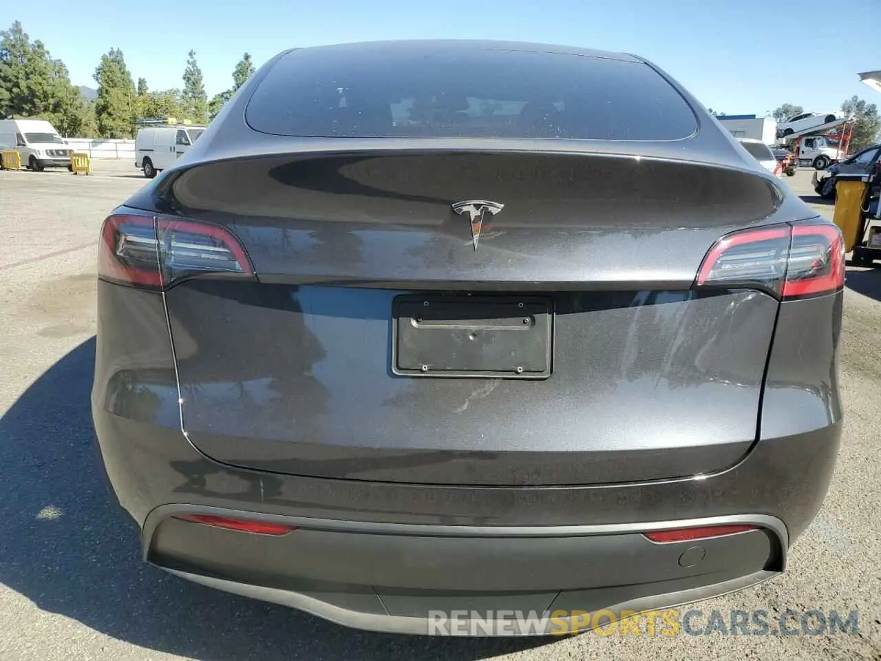 6 fotografías del automóvil dañado 7SAYGDEDXRF112890 TESLA MODEL Y 2024