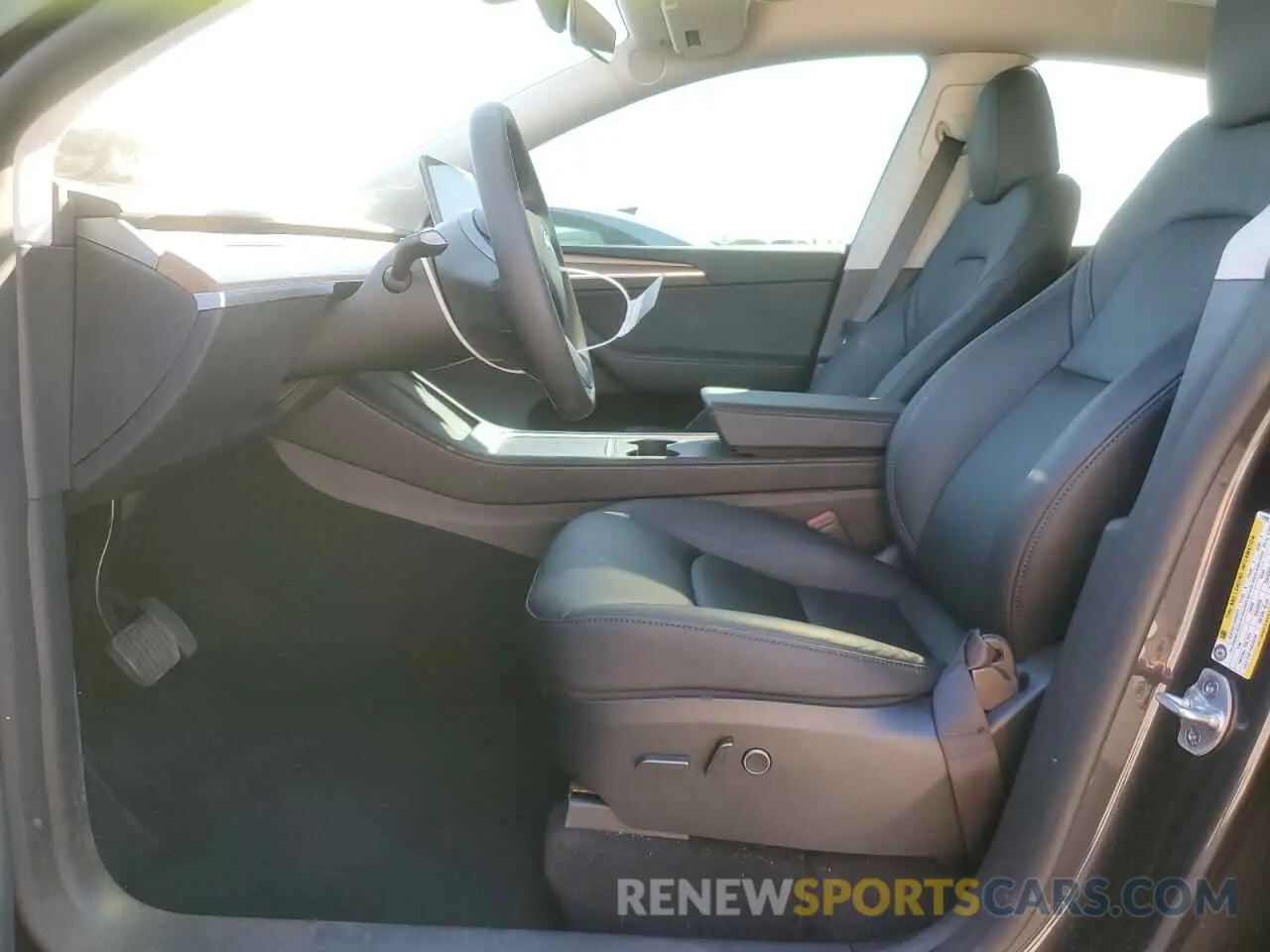 7 fotografías del automóvil dañado 7SAYGDEDXRF112890 TESLA MODEL Y 2024
