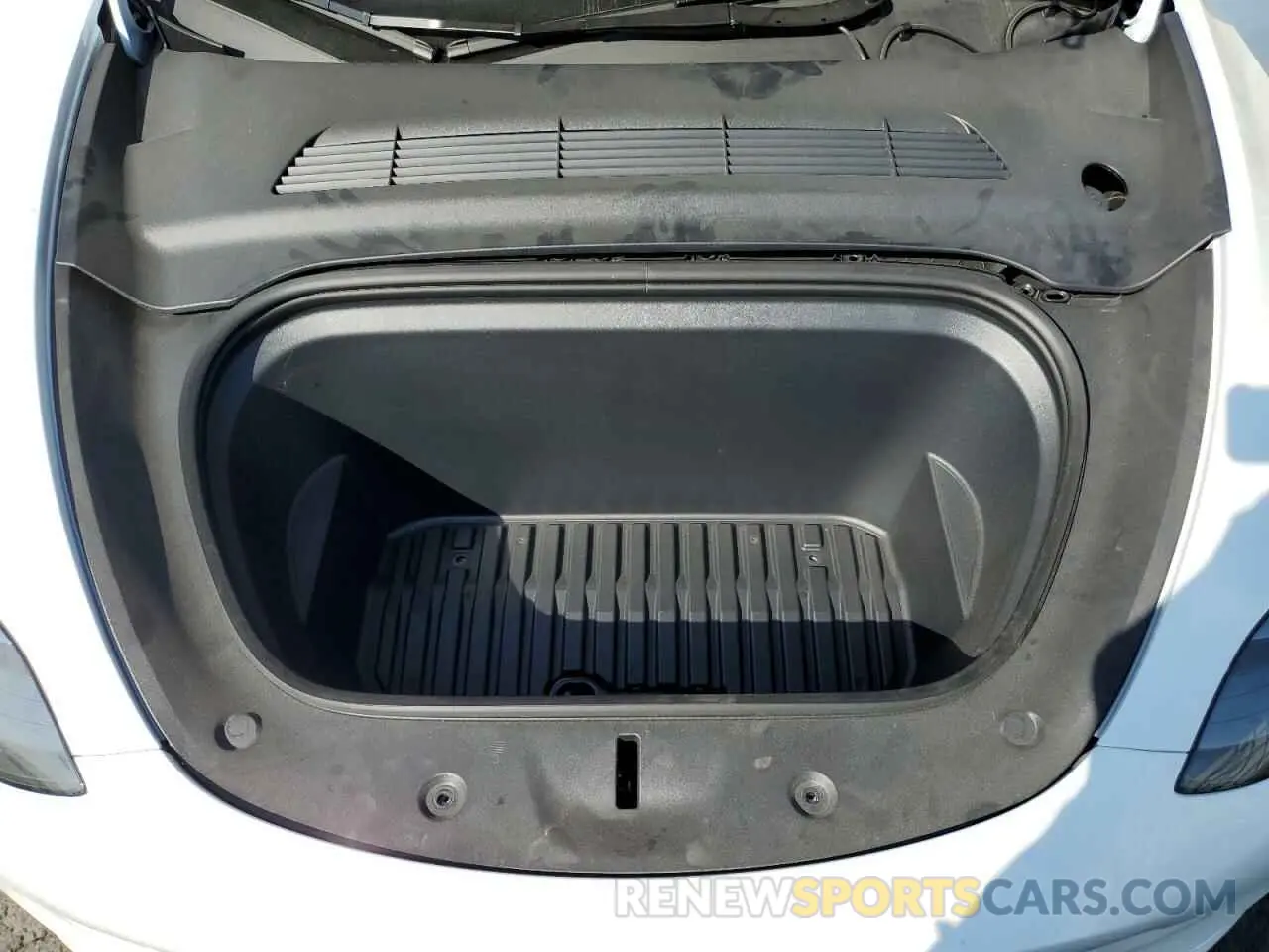 11 fotografías del automóvil dañado 7SAYGDEDXRF150412 TESLA MODEL Y 2024