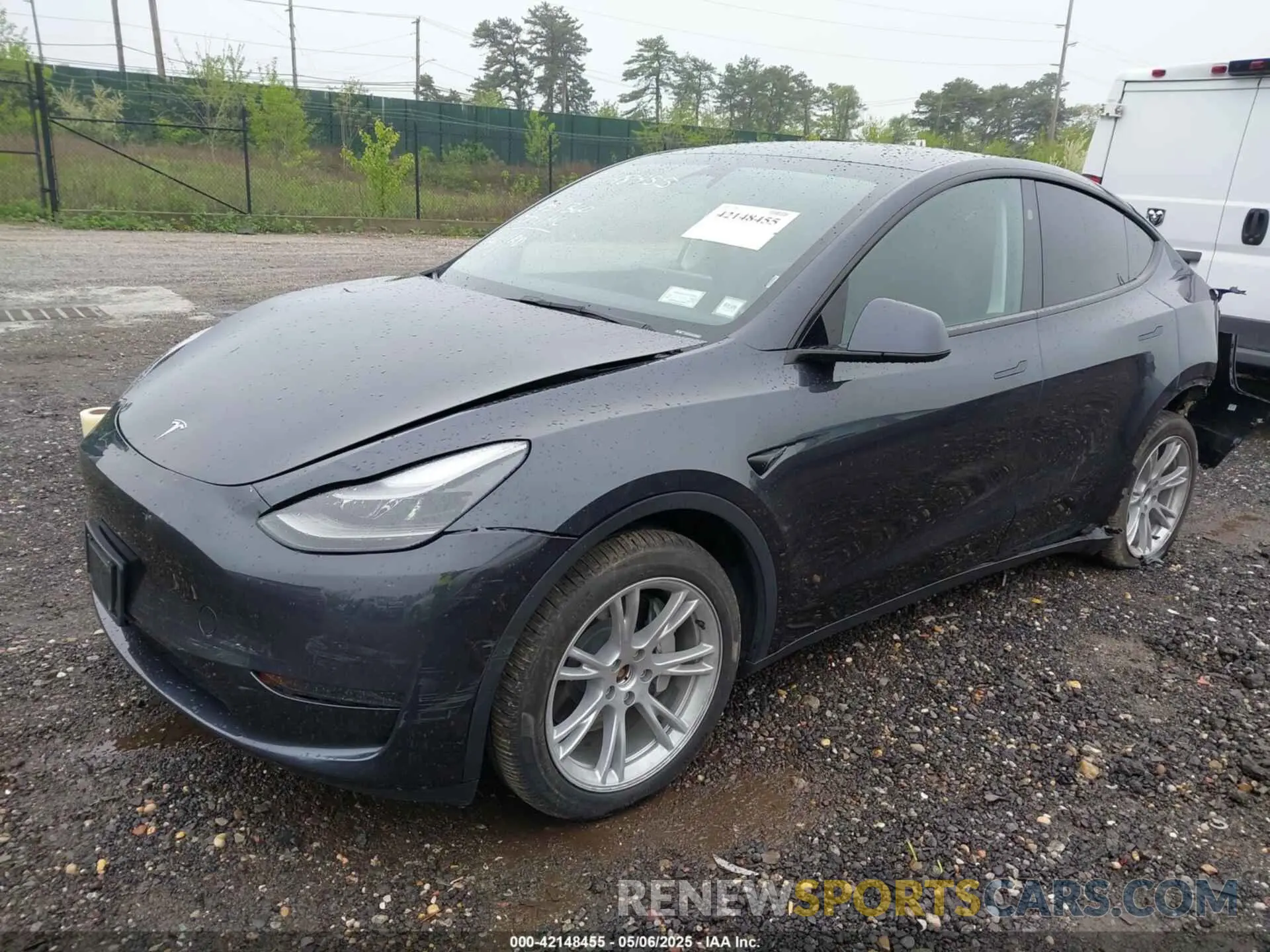 2 fotografías del automóvil dañado 7SAYGDEE0RA229691 TESLA MODEL Y 2024