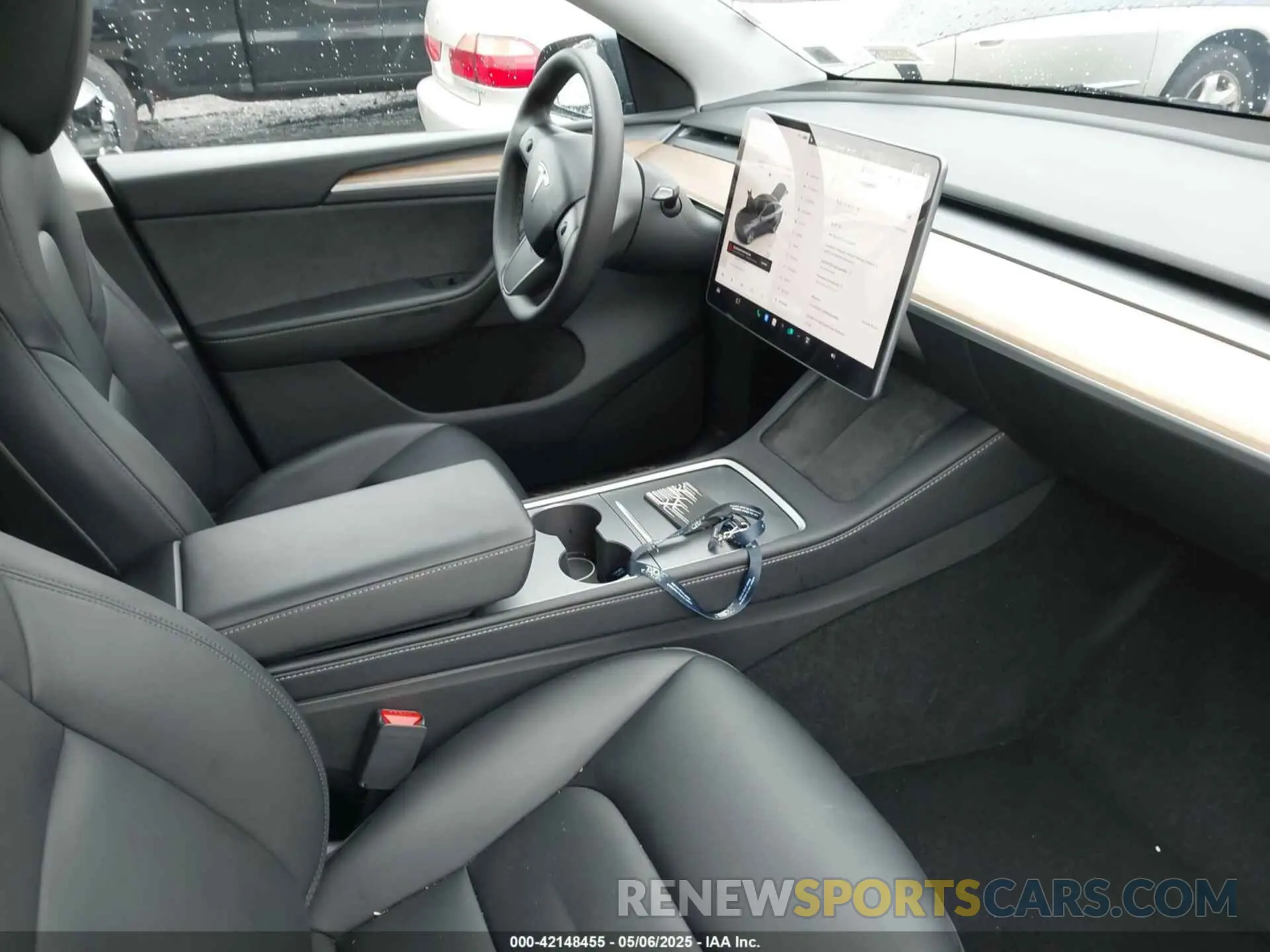 5 fotografías del automóvil dañado 7SAYGDEE0RA229691 TESLA MODEL Y 2024