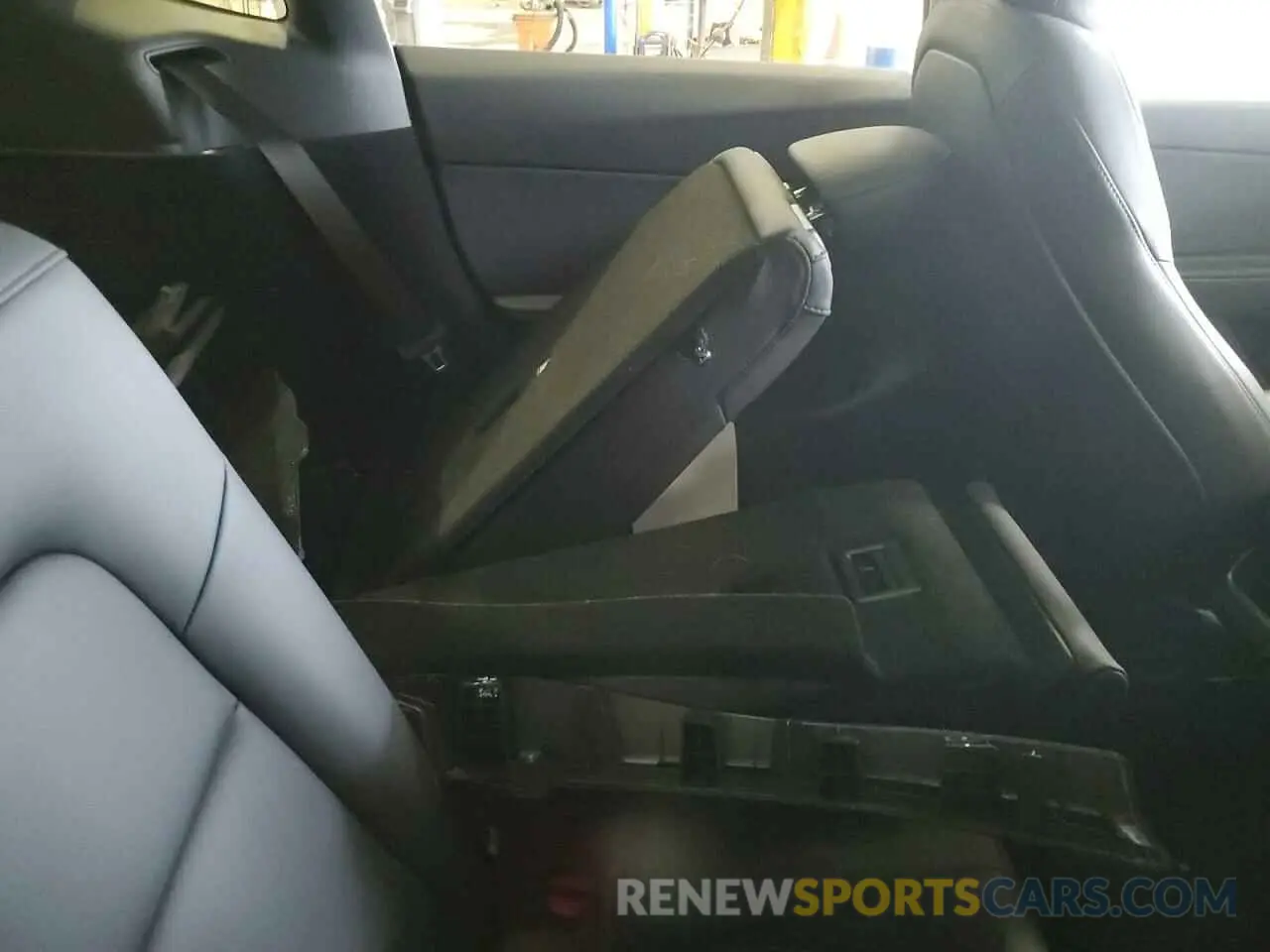 10 fotografías del automóvil dañado 7SAYGDEE0RA260598 TESLA MODEL Y 2024