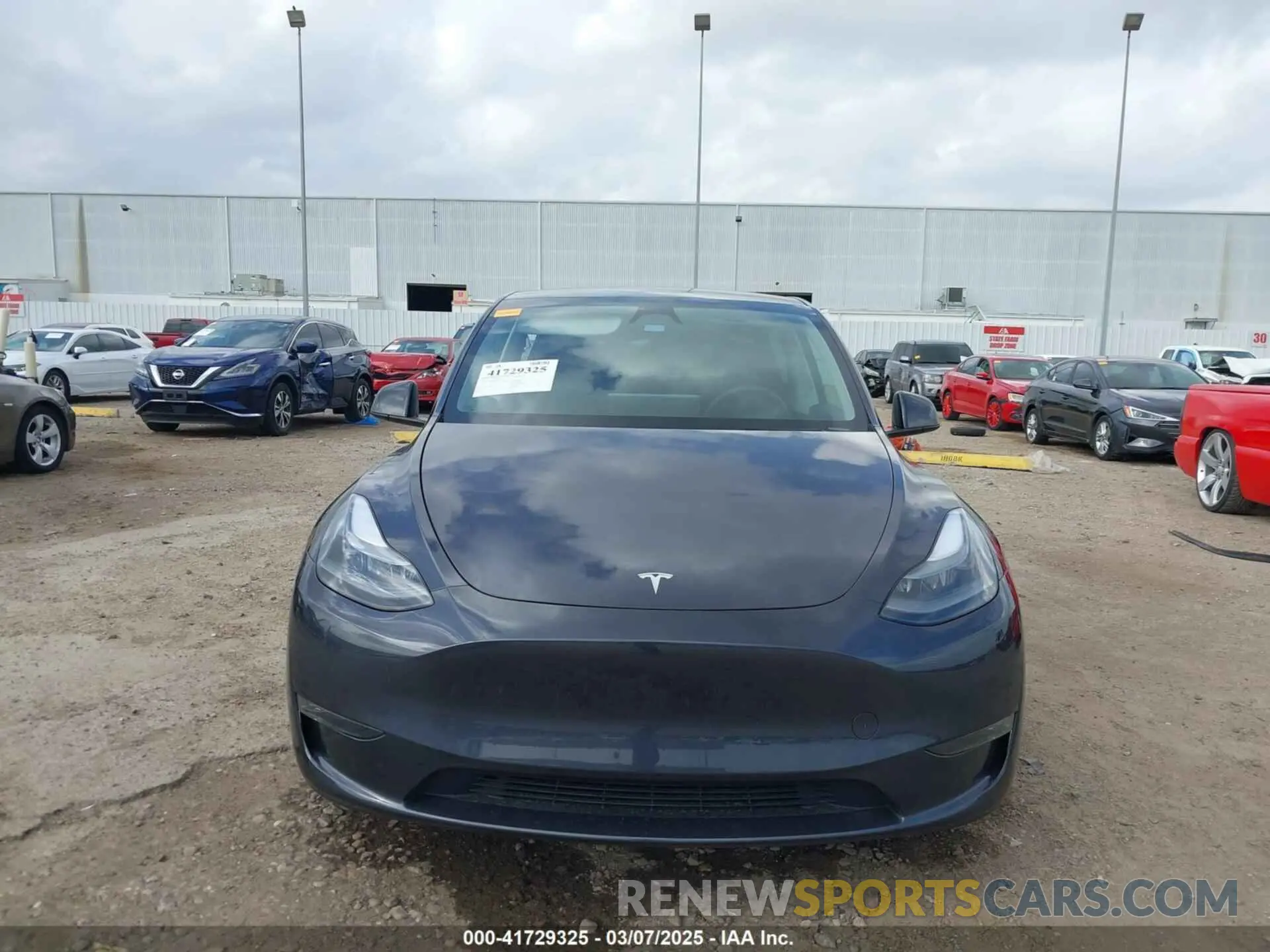 12 fotografías del automóvil dañado 7SAYGDEE0RA261489 TESLA MODEL Y 2024