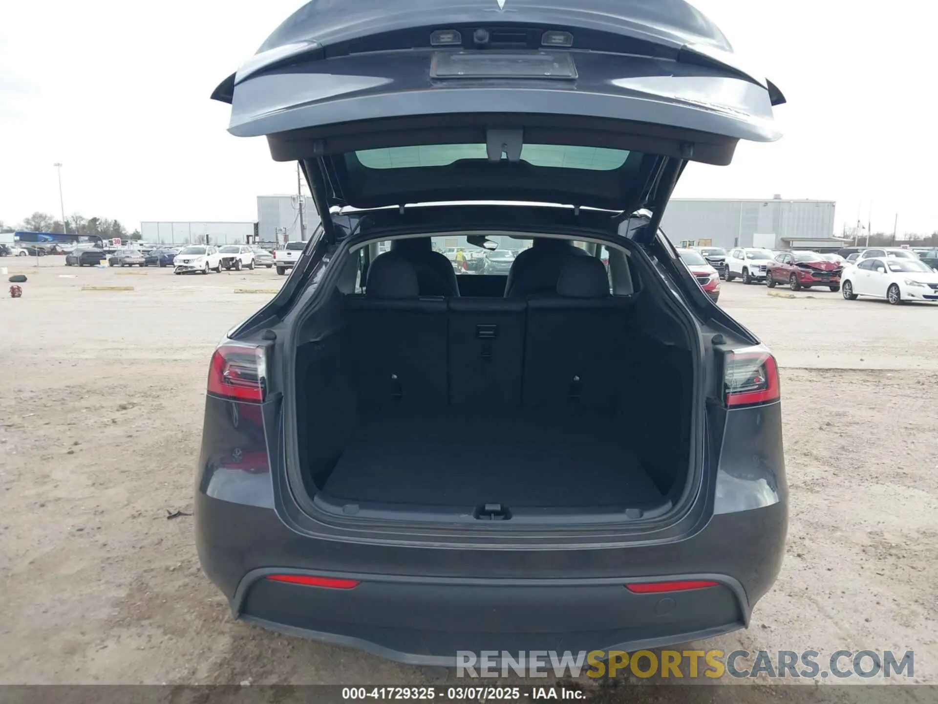20 fotografías del automóvil dañado 7SAYGDEE0RA261489 TESLA MODEL Y 2024