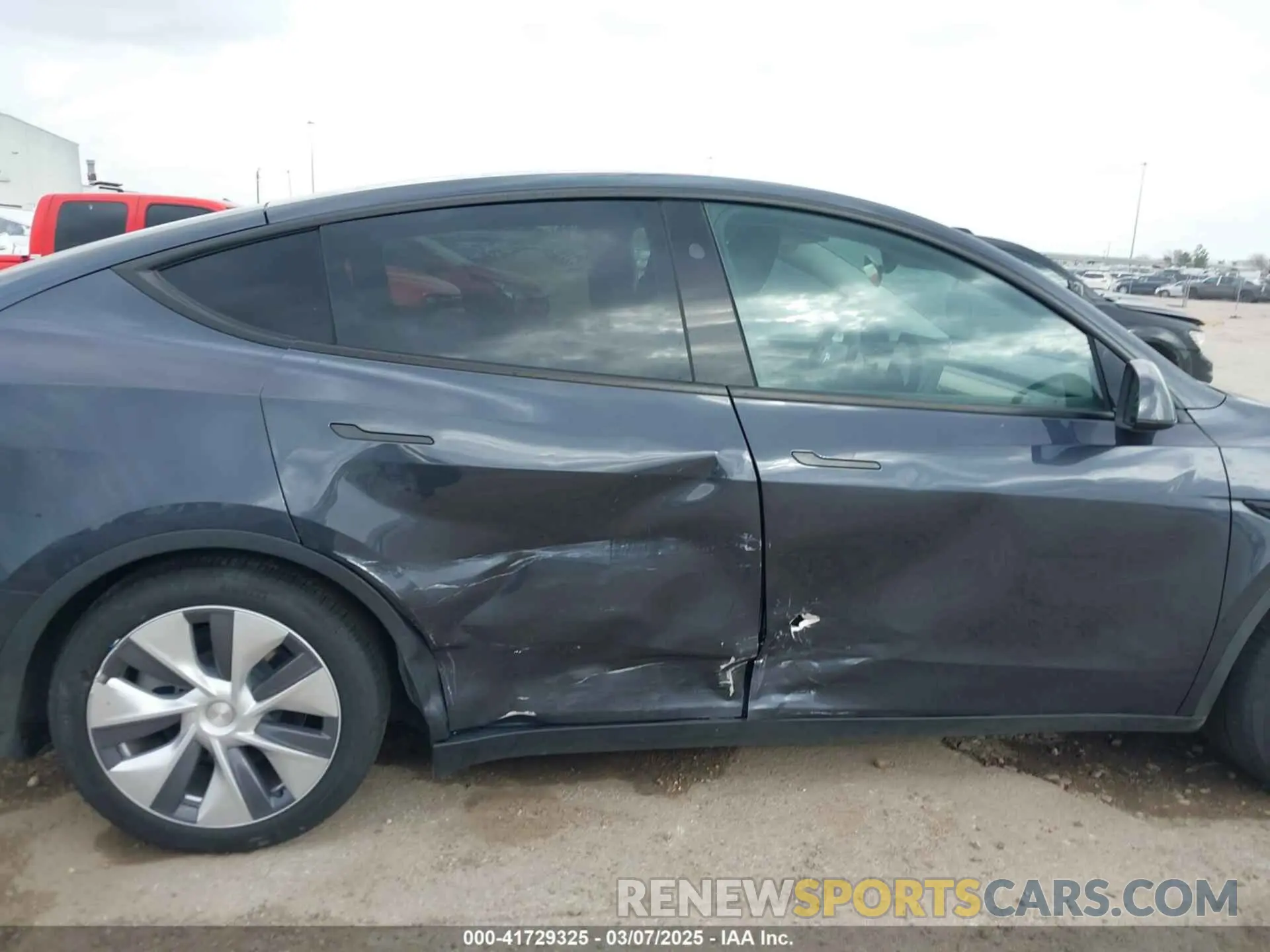 6 fotografías del automóvil dañado 7SAYGDEE0RA261489 TESLA MODEL Y 2024