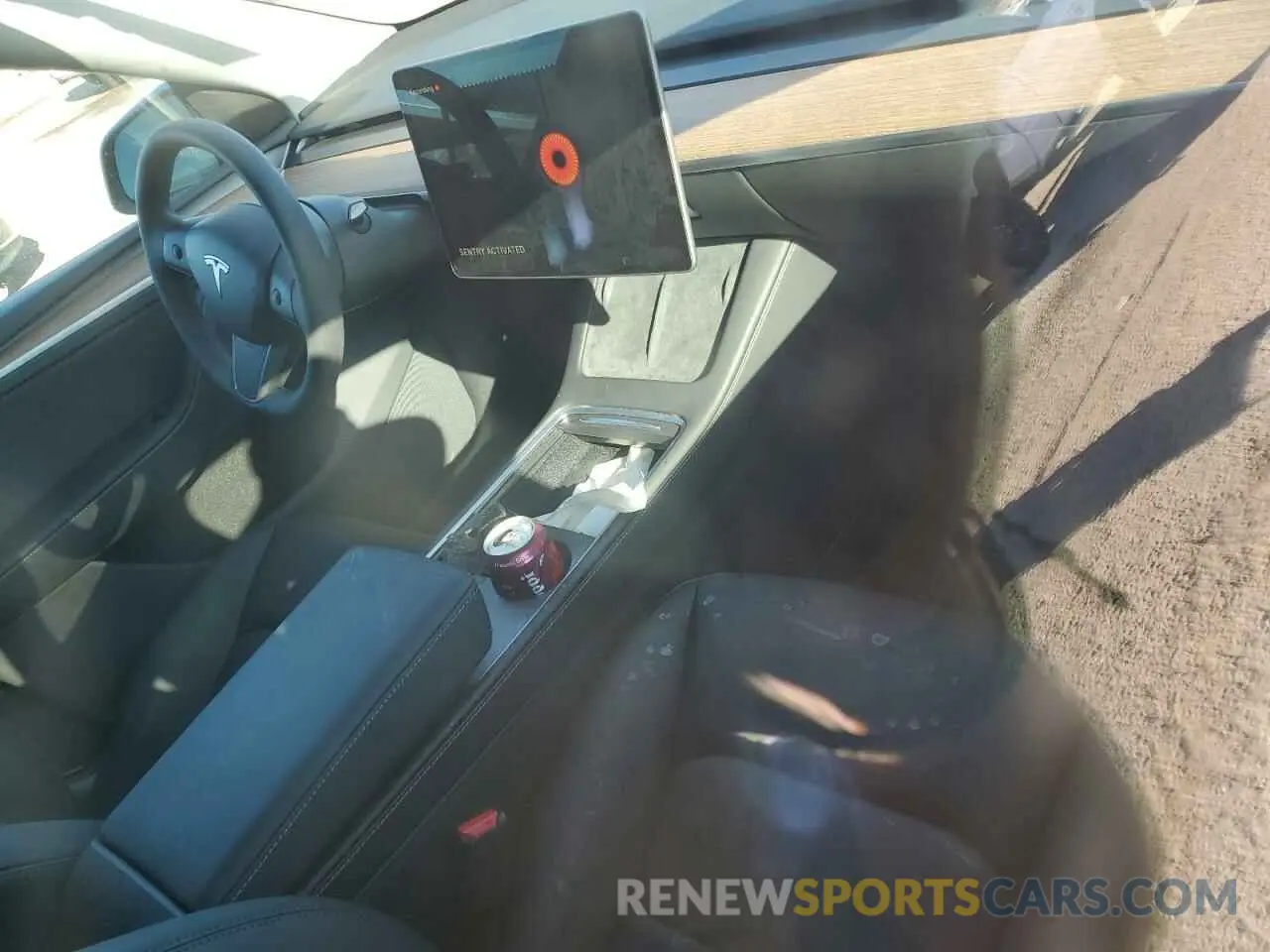 8 fotografías del automóvil dañado 7SAYGDEE0RA299398 TESLA MODEL Y 2024