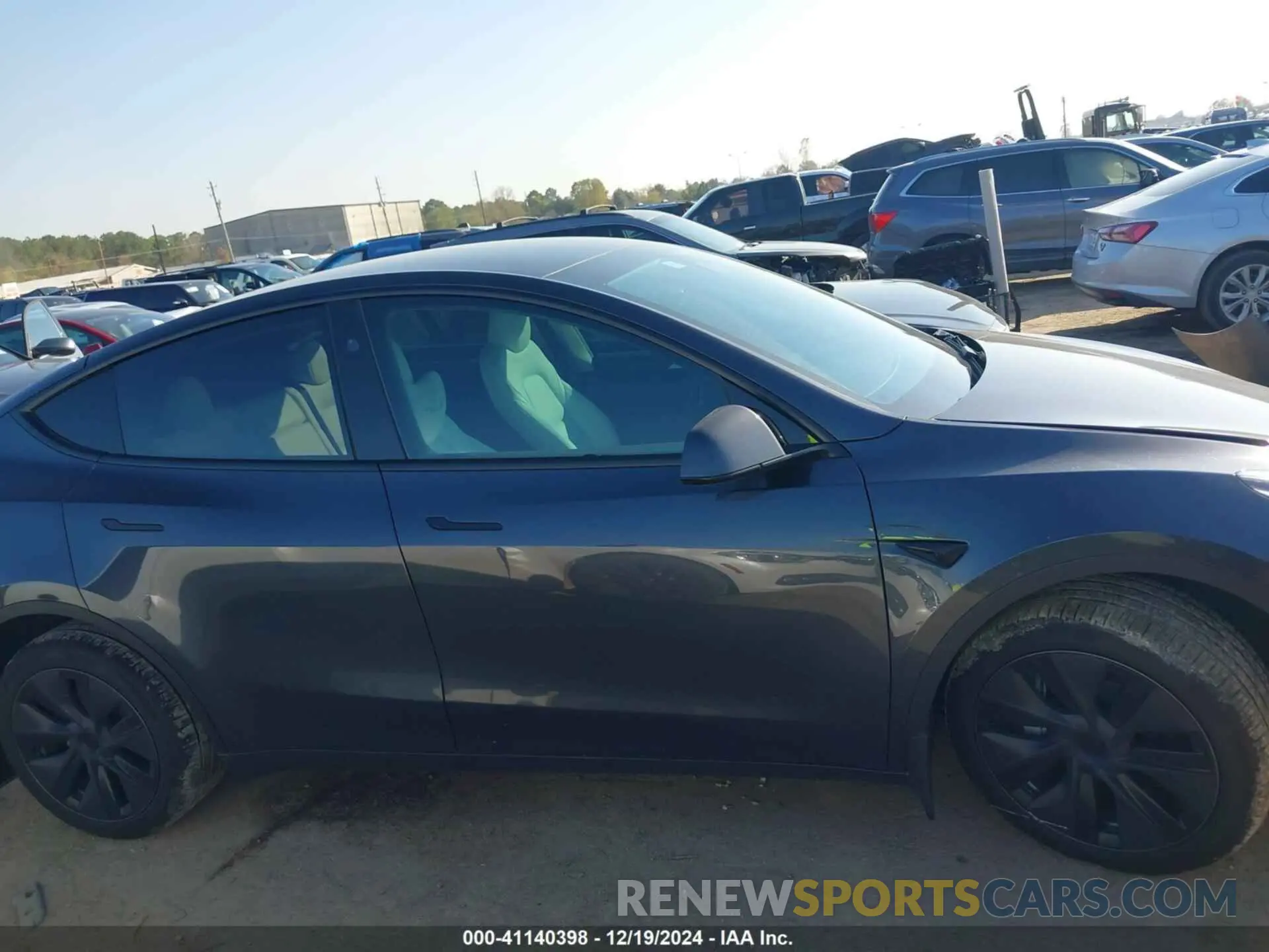13 fotografías del automóvil dañado 7SAYGDEE0RA310092 TESLA MODEL Y 2024