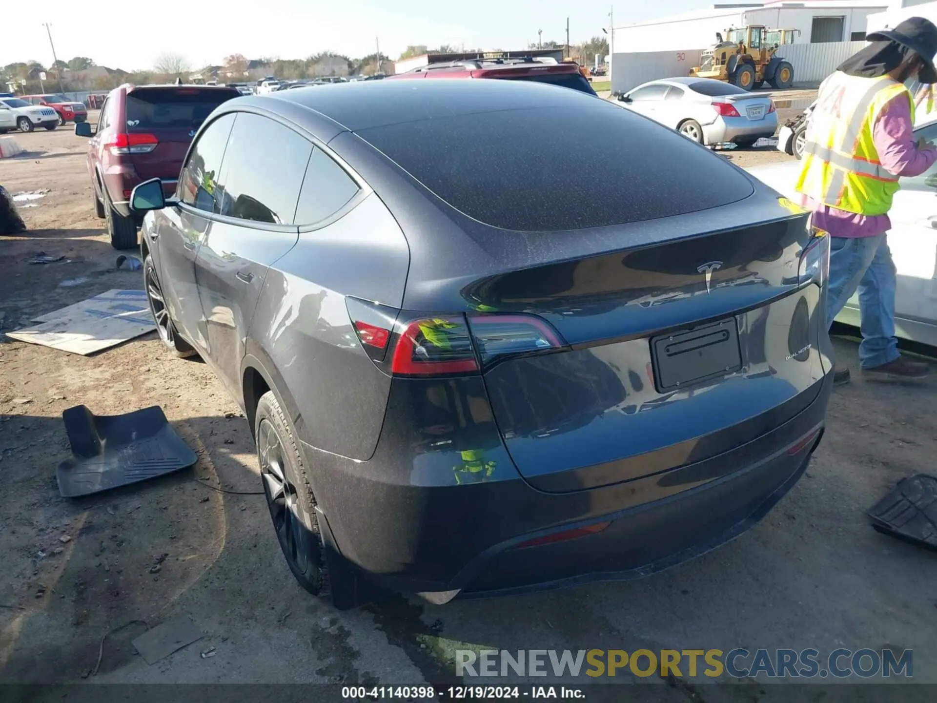 3 fotografías del automóvil dañado 7SAYGDEE0RA310092 TESLA MODEL Y 2024