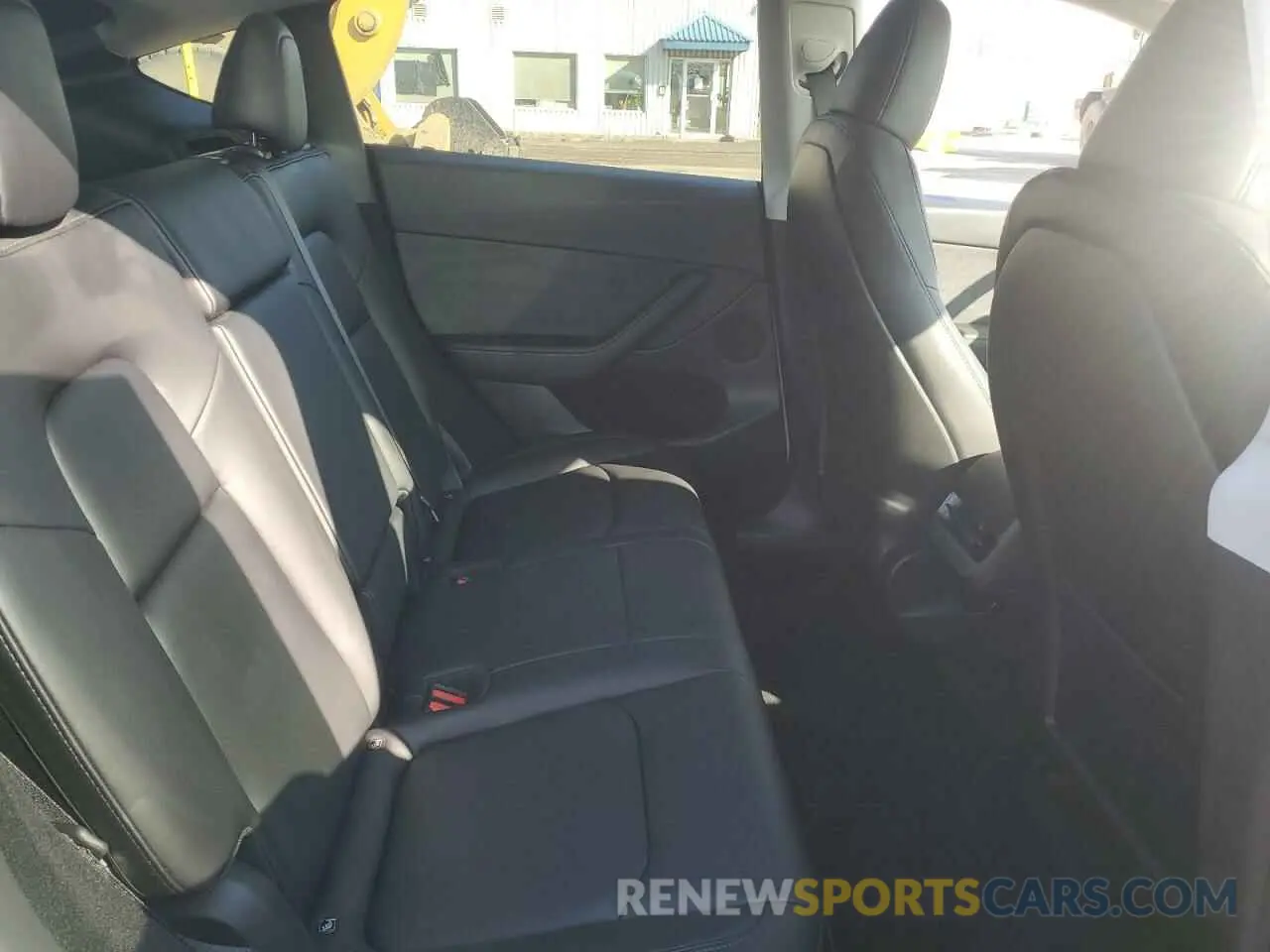 10 fotografías del automóvil dañado 7SAYGDEE0RF055642 TESLA MODEL Y 2024