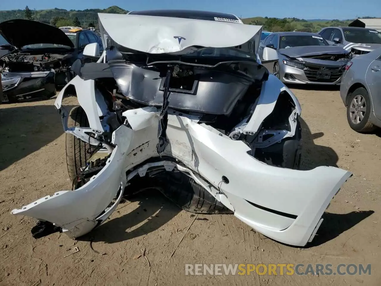 5 fotografías del automóvil dañado 7SAYGDEE0RF081948 TESLA MODEL Y 2024
