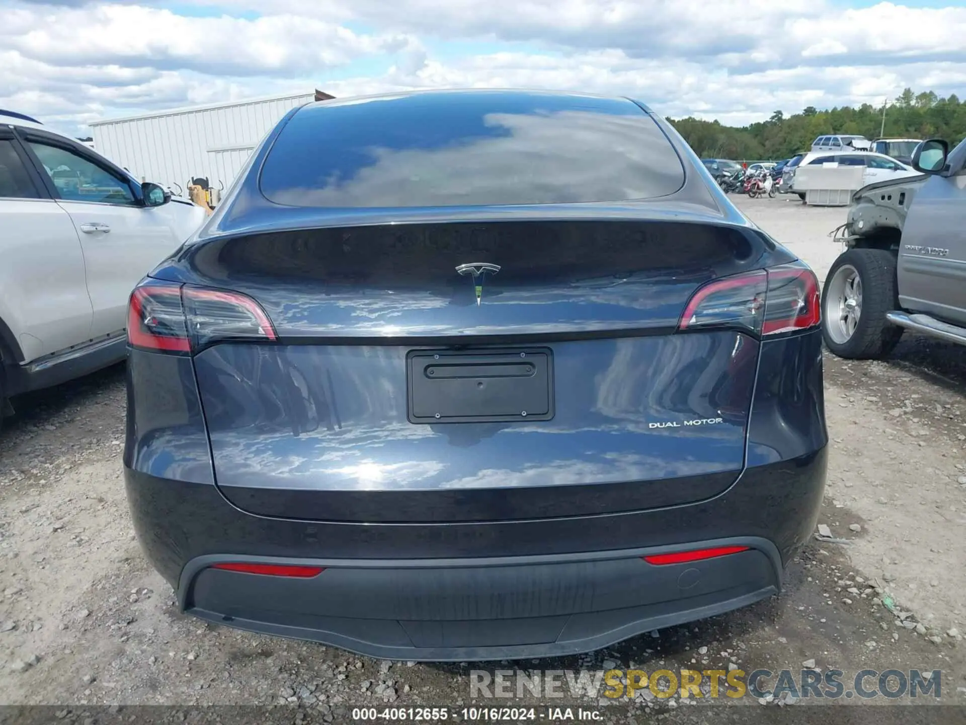 16 fotografías del automóvil dañado 7SAYGDEE1RA252350 TESLA MODEL Y 2024