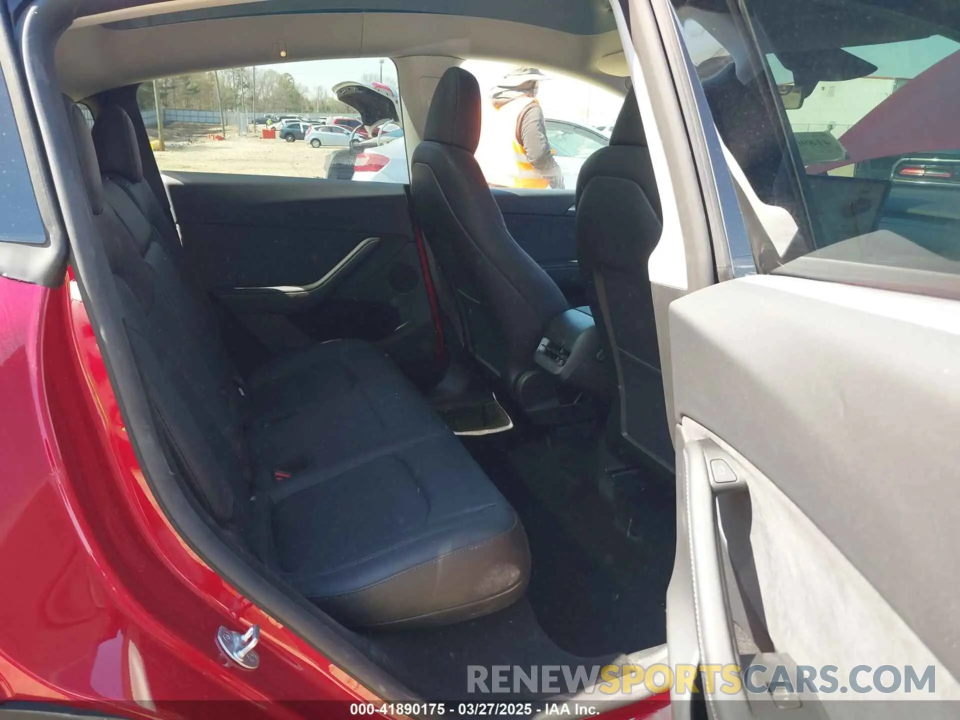 8 fotografías del automóvil dañado 7SAYGDEE1RA261338 TESLA MODEL Y 2024