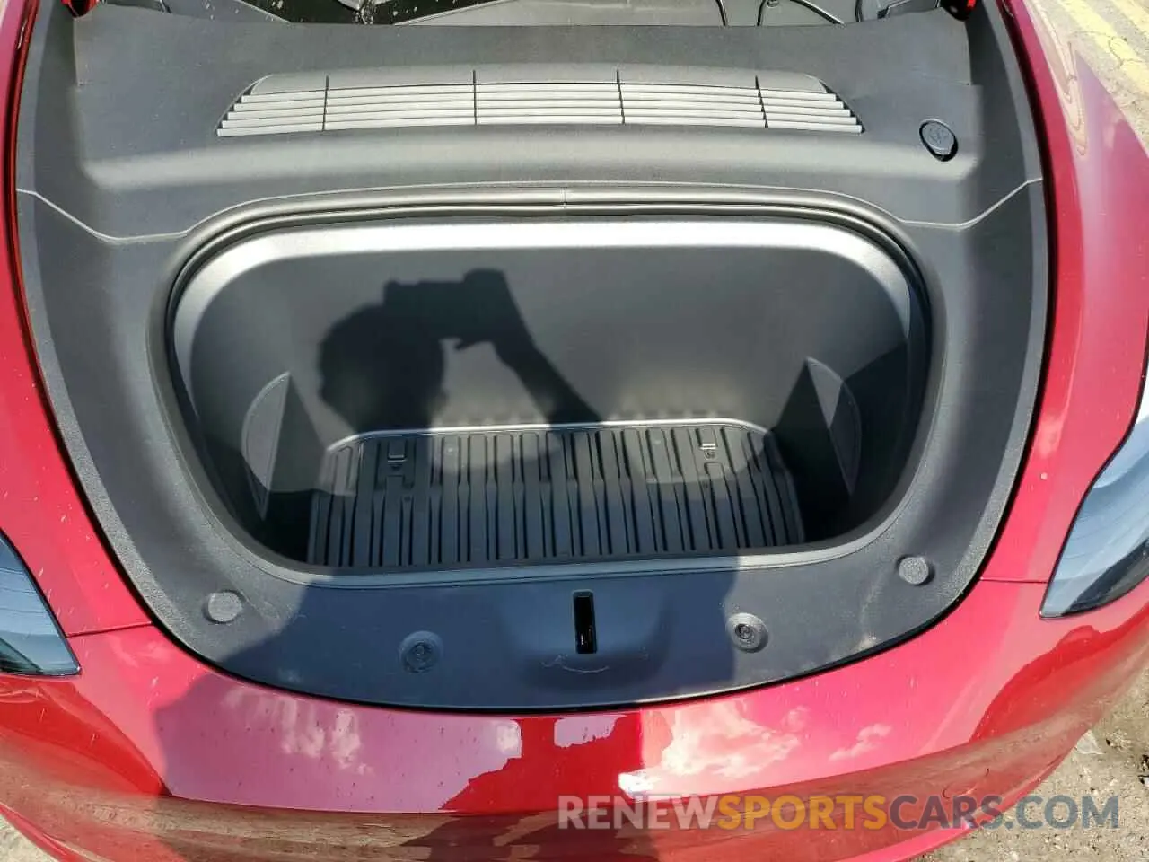 11 fotografías del automóvil dañado 7SAYGDEE1RA269472 TESLA MODEL Y 2024