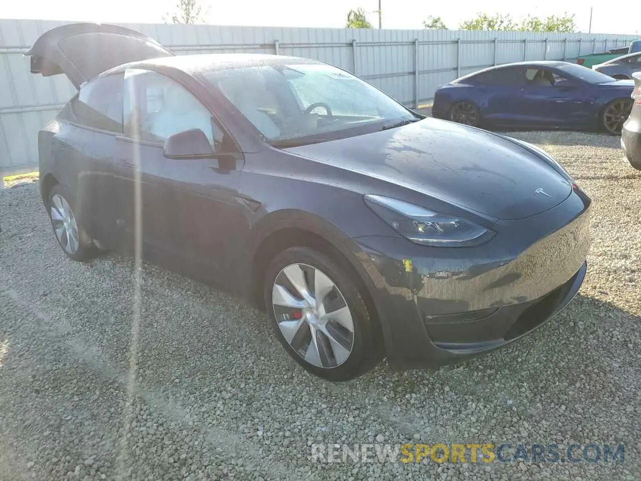 4 fotografías del automóvil dañado 7SAYGDEE1RA282917 TESLA MODEL Y 2024