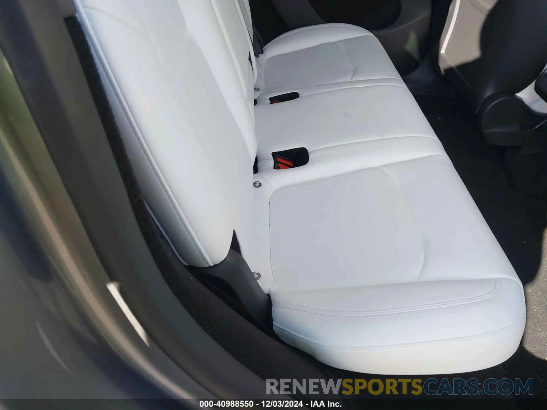 8 fotografías del automóvil dañado 7SAYGDEE1RA293948 TESLA MODEL Y 2024