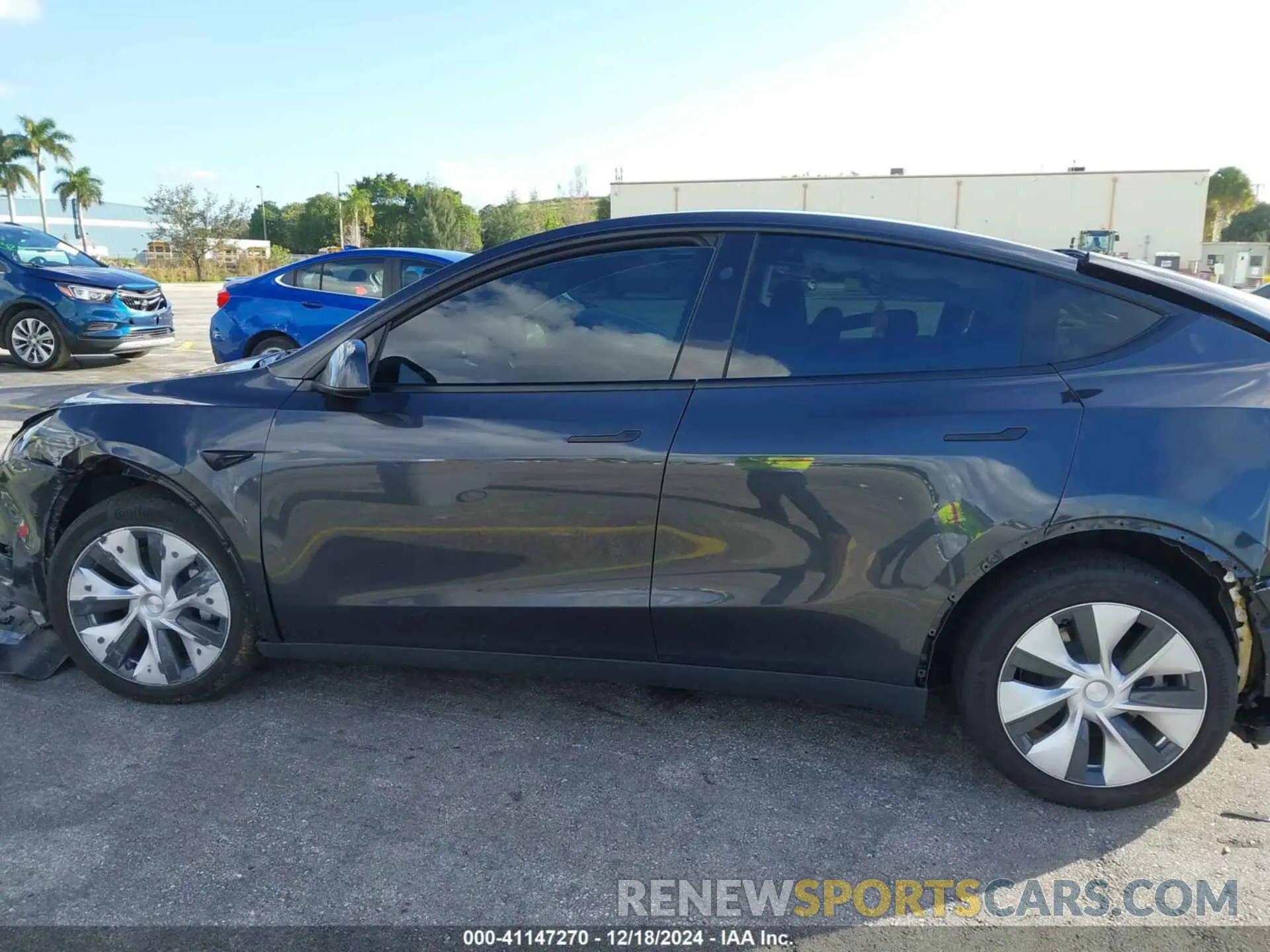 14 fotografías del automóvil dañado 7SAYGDEE1RF035089 TESLA MODEL Y 2024