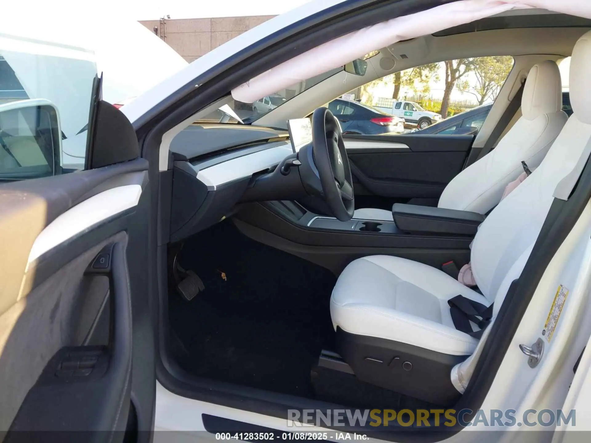 5 fotografías del automóvil dañado 7SAYGDEE1RF051860 TESLA MODEL Y 2024