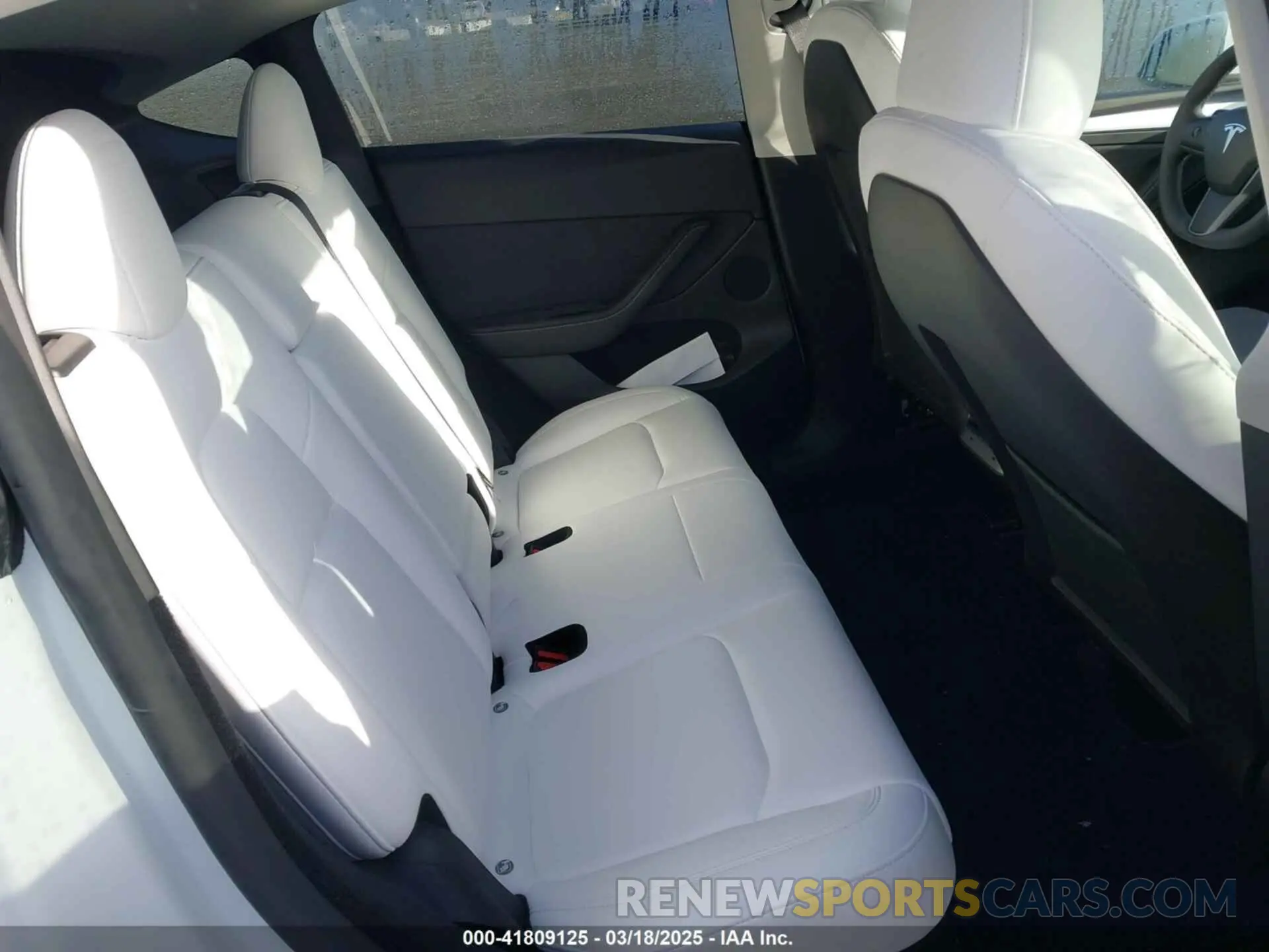 8 fotografías del automóvil dañado 7SAYGDEE1RF056816 TESLA MODEL Y 2024
