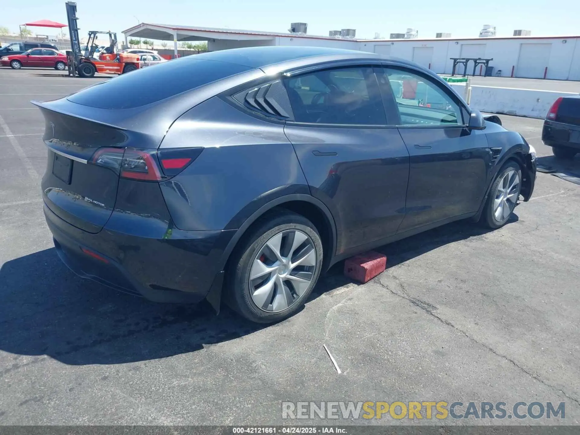 4 fotografías del automóvil dañado 7SAYGDEE1RF067024 TESLA MODEL Y 2024
