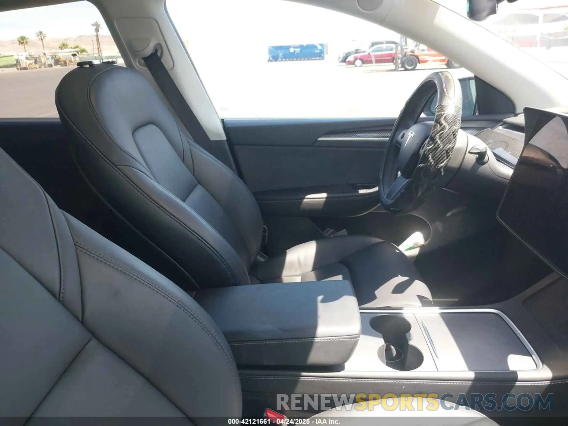 5 fotografías del automóvil dañado 7SAYGDEE1RF067024 TESLA MODEL Y 2024