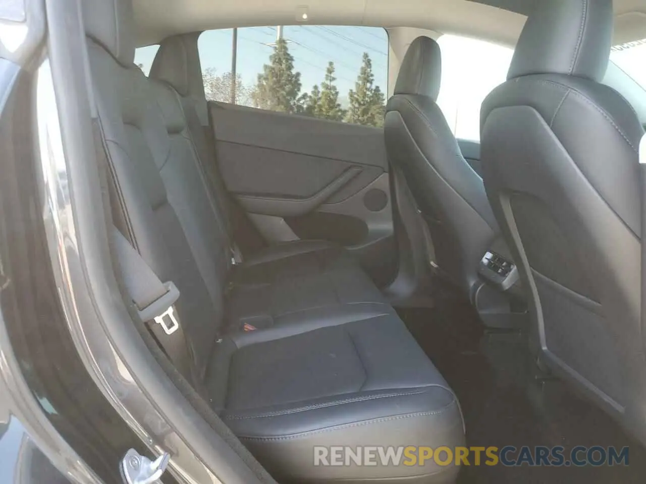 11 fotografías del automóvil dañado 7SAYGDEE1RF070313 TESLA MODEL Y 2024