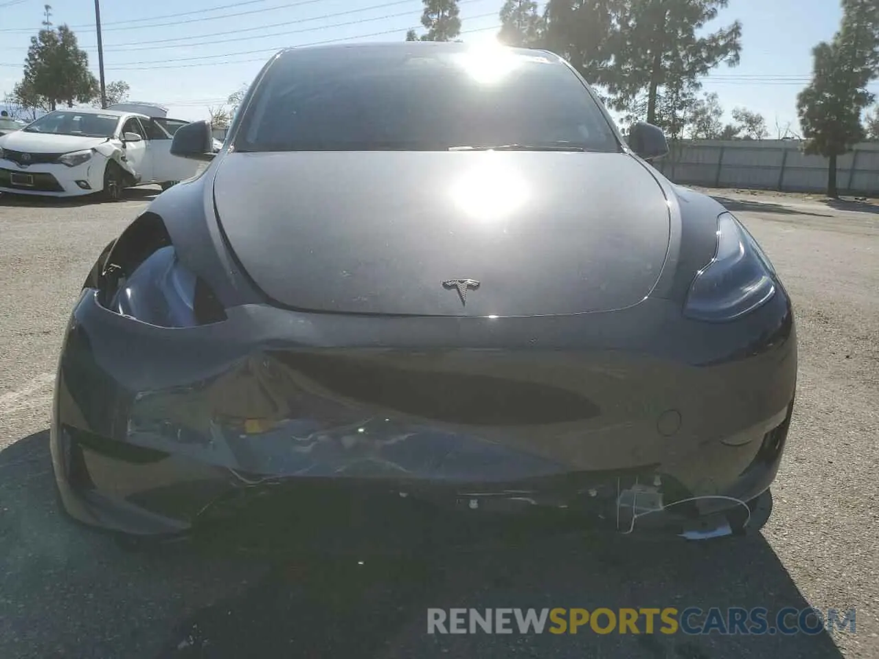 5 fotografías del automóvil dañado 7SAYGDEE1RF070313 TESLA MODEL Y 2024
