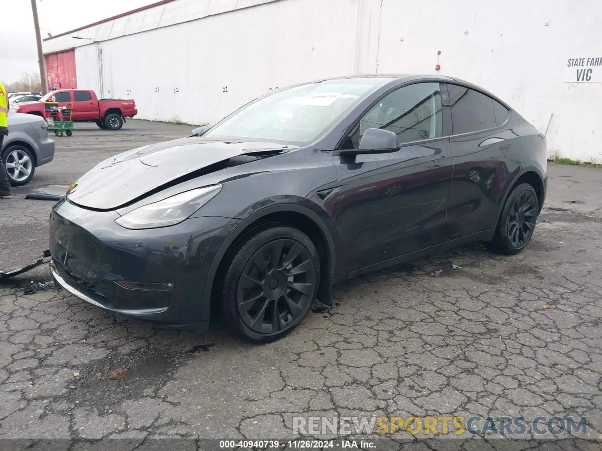 2 fotografías del automóvil dañado 7SAYGDEE1RF102483 TESLA MODEL Y 2024