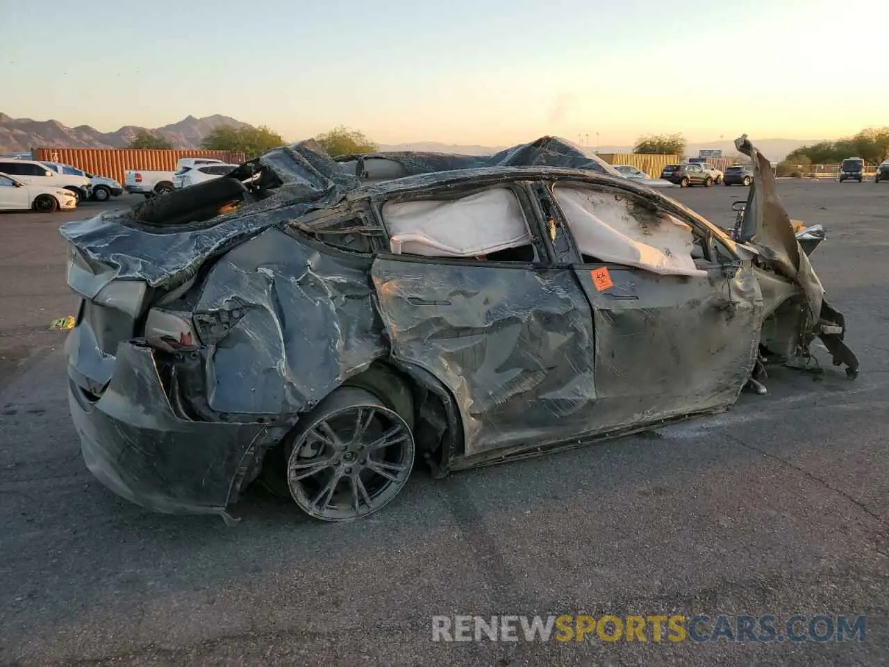 3 fotografías del automóvil dañado 7SAYGDEE1RF132762 TESLA MODEL Y 2024