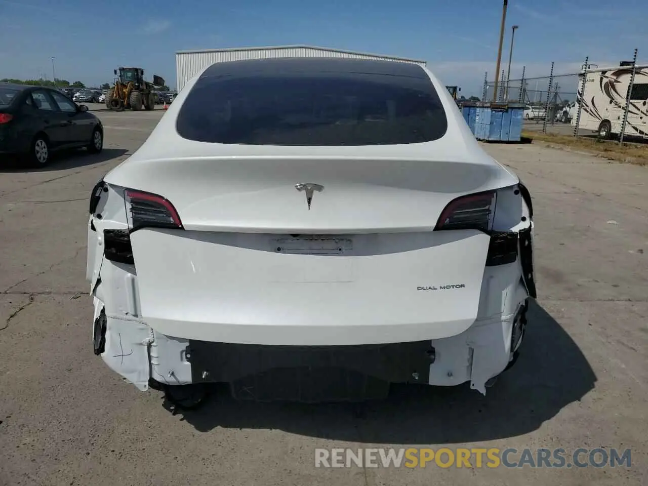 6 fotografías del automóvil dañado 7SAYGDEE1RF152168 TESLA MODEL Y 2024