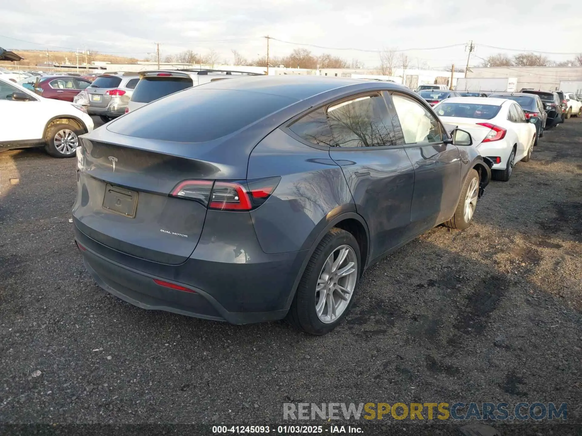 4 fotografías del automóvil dañado 7SAYGDEE2RA217008 TESLA MODEL Y 2024