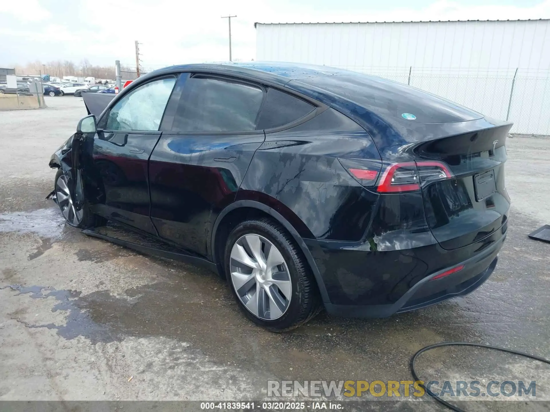 3 fotografías del automóvil dañado 7SAYGDEE2RA227425 TESLA MODEL Y 2024
